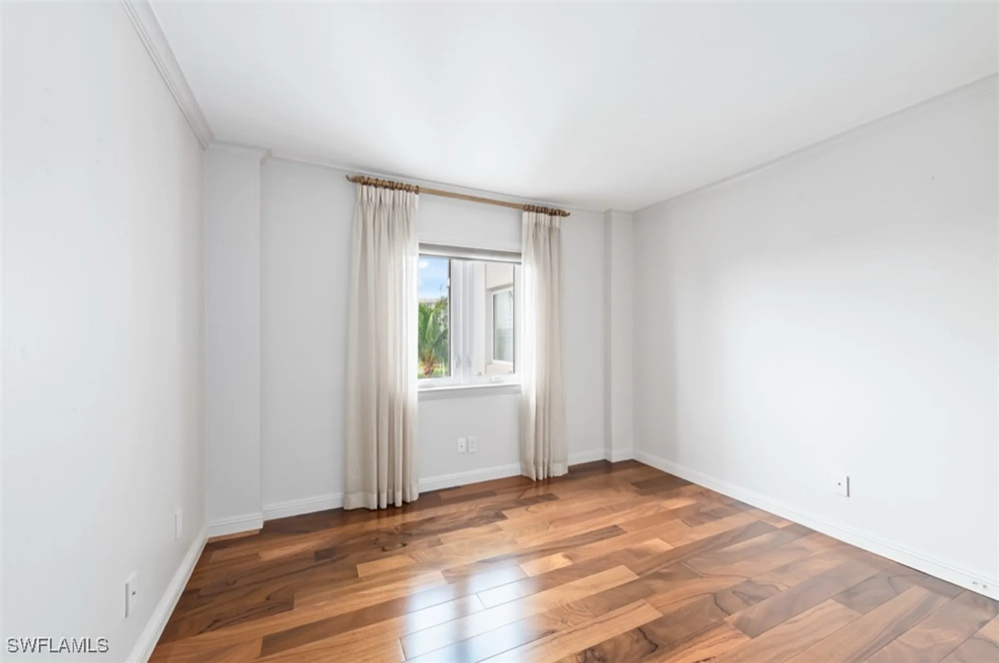 Property Slideshow image 14 of 29 | 2170 gulf shore blvd 44e, Naples, FL, 34102