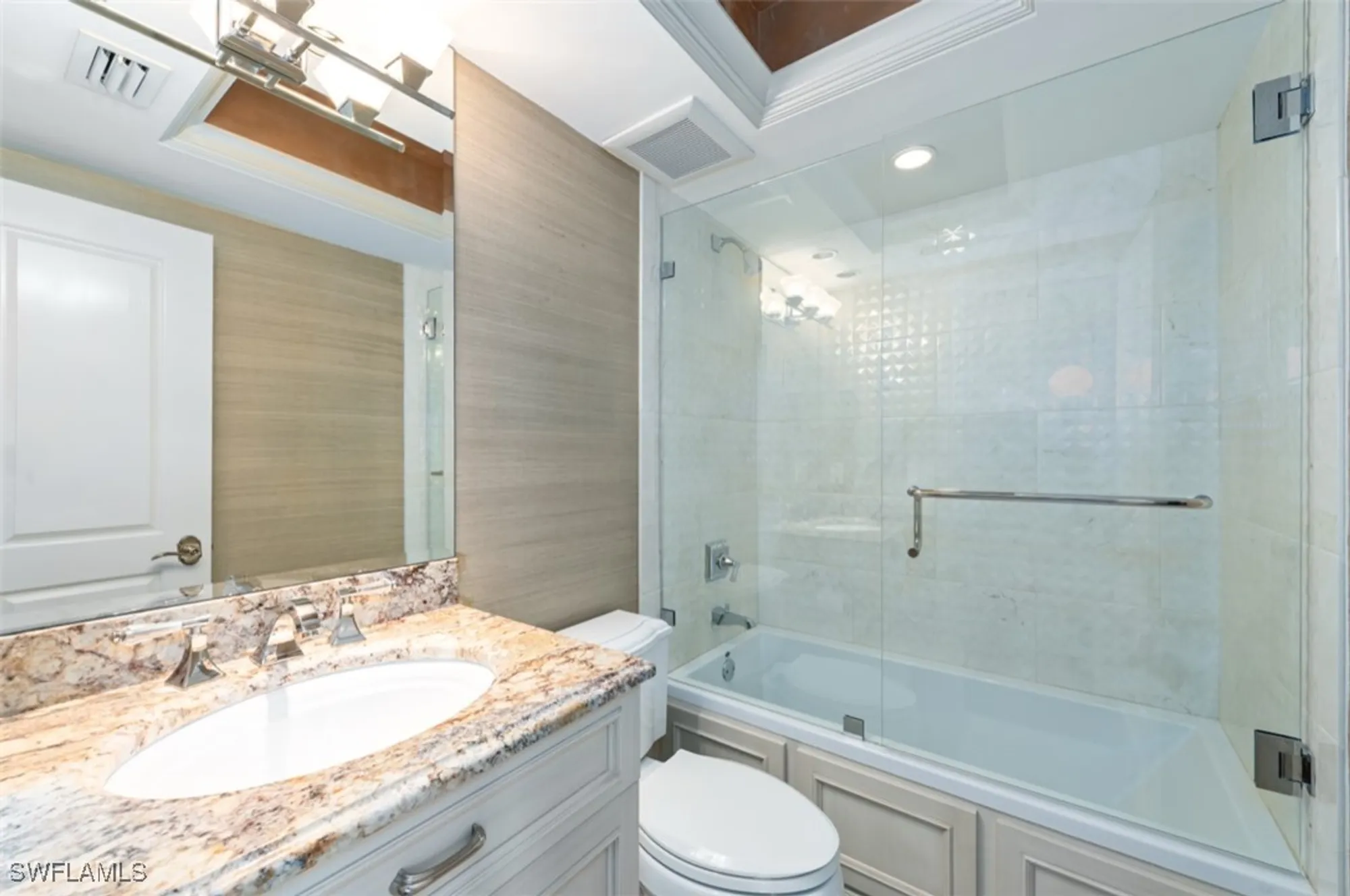 Property Slideshow image 16 of 29 | 2170 gulf shore blvd 44e, Naples, FL, 34102