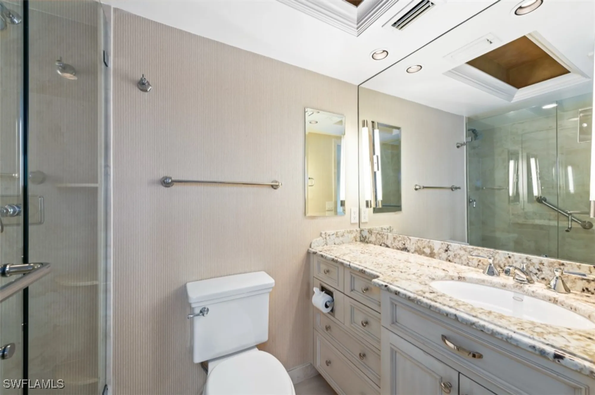 Property Slideshow image 12 of 29 | 2170 gulf shore blvd 44e, Naples, FL, 34102