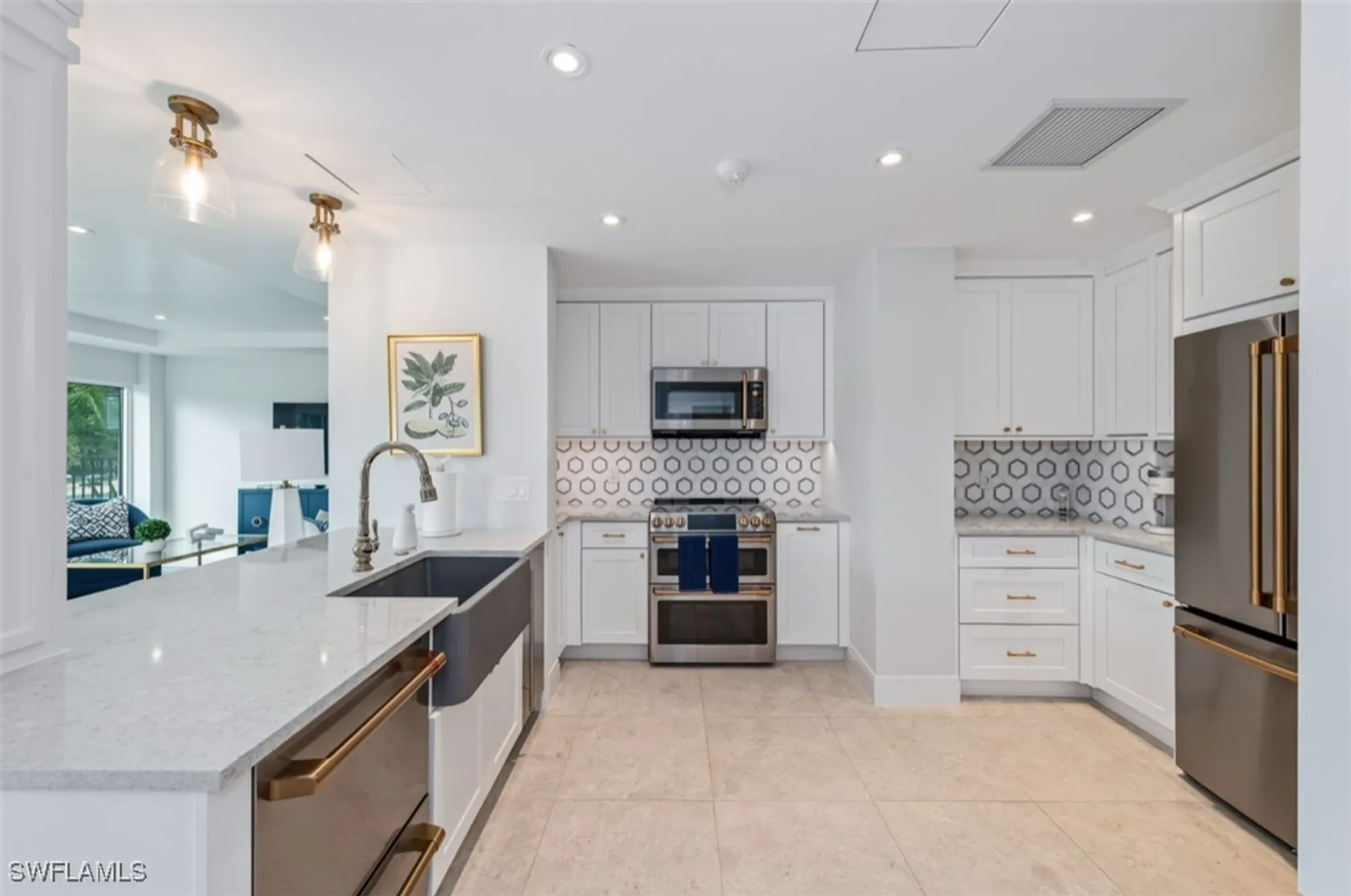 Property Slideshow image 26 of 29 | 2170 gulf shore blvd 44e, Naples, FL, 34102