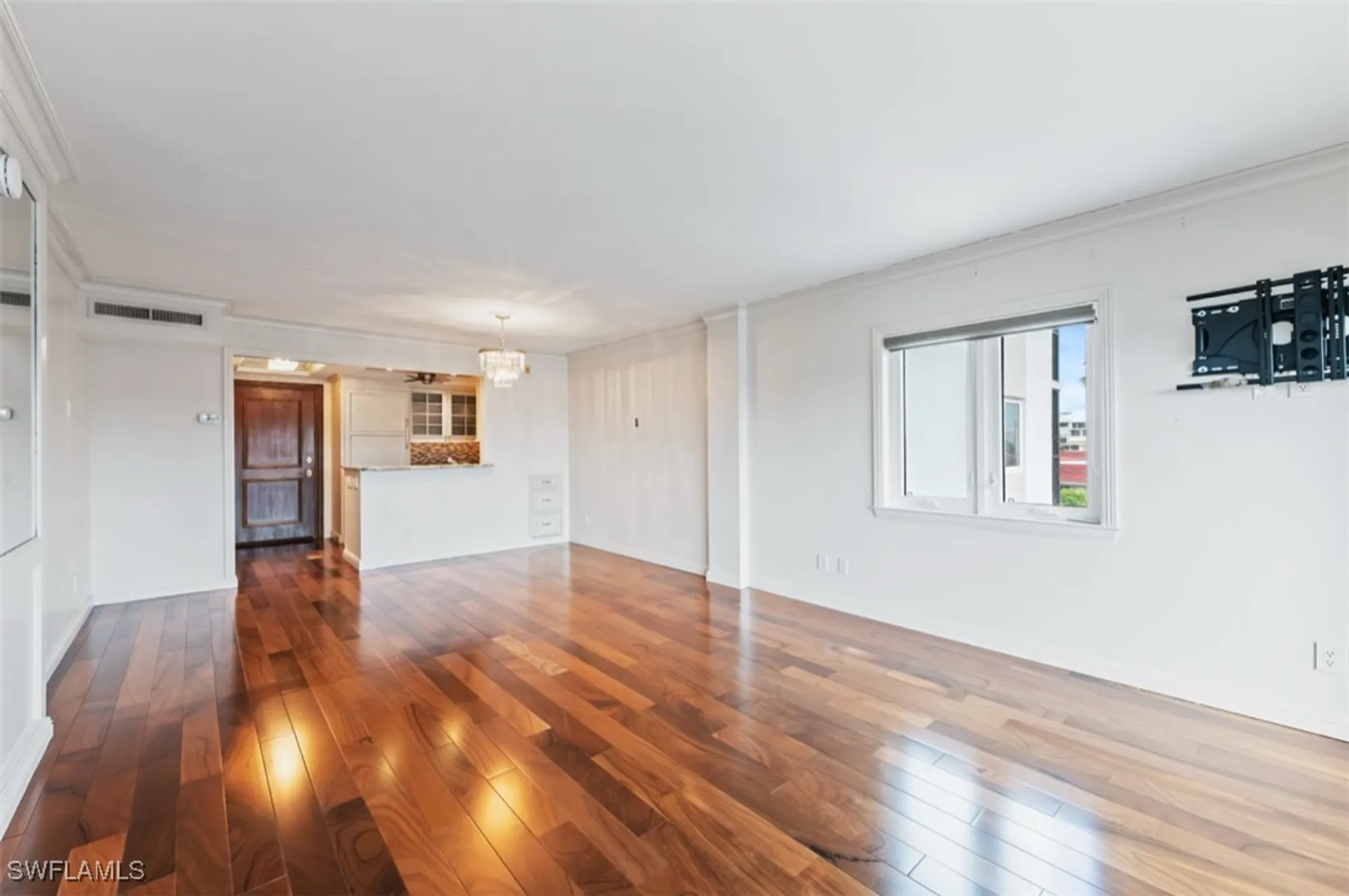 Property Slideshow image 8 of 29 | 2170 gulf shore blvd 44e, Naples, FL, 34102