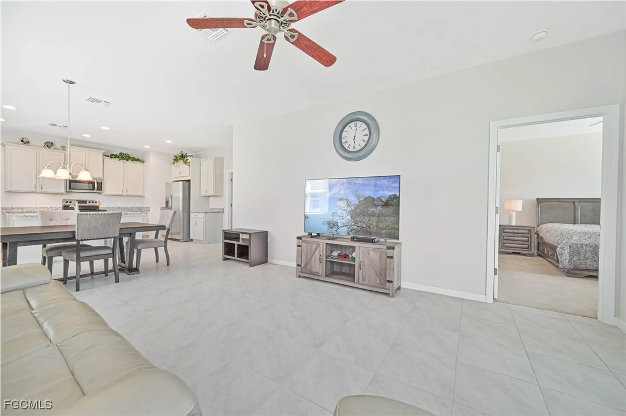 Property Slideshow image 13 of 35 | 2172 summersweet dr, Alva, FL, 33920