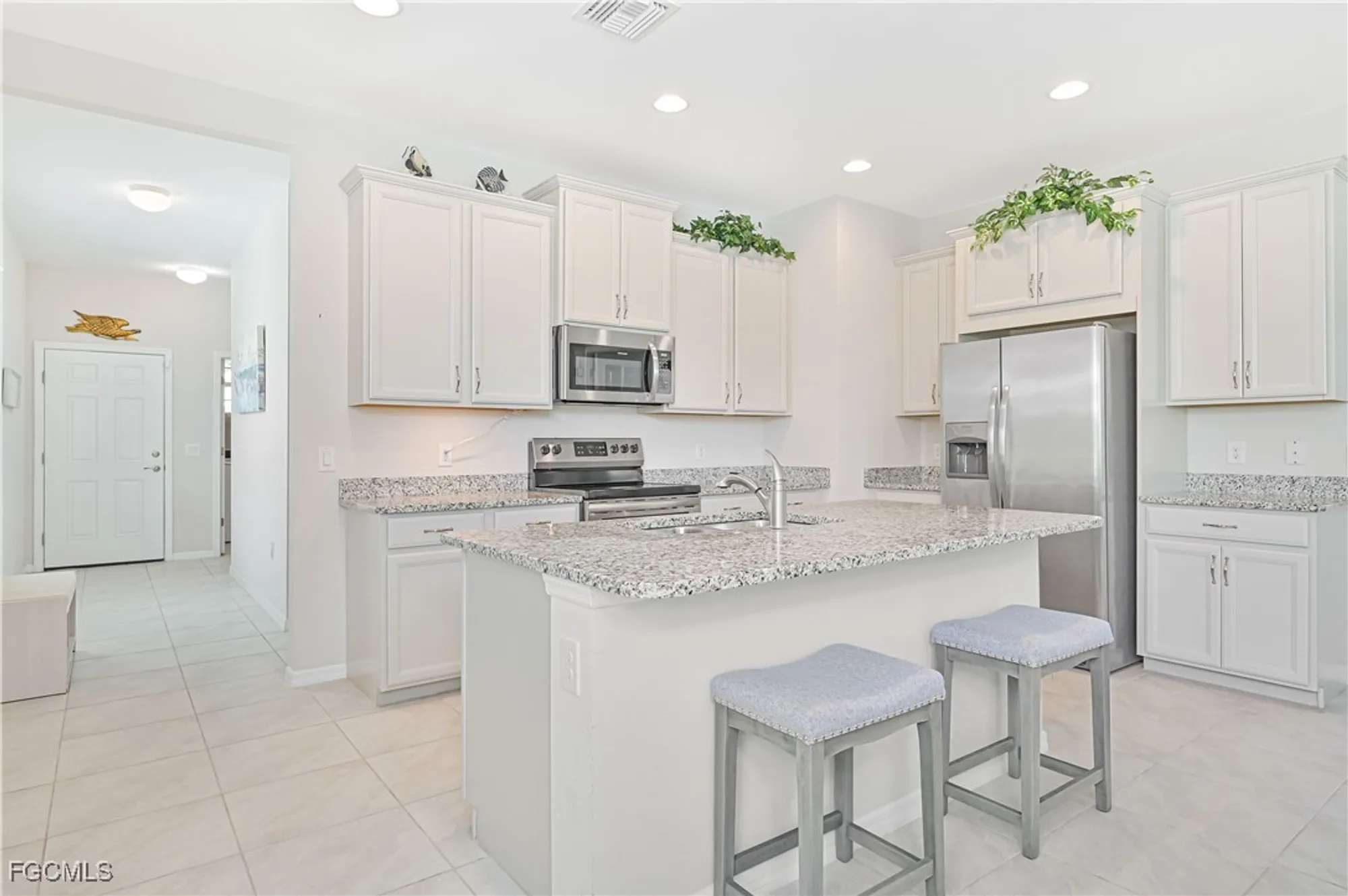 Property Slideshow image 5 of 35 | 2172 summersweet dr, Alva, FL, 33920