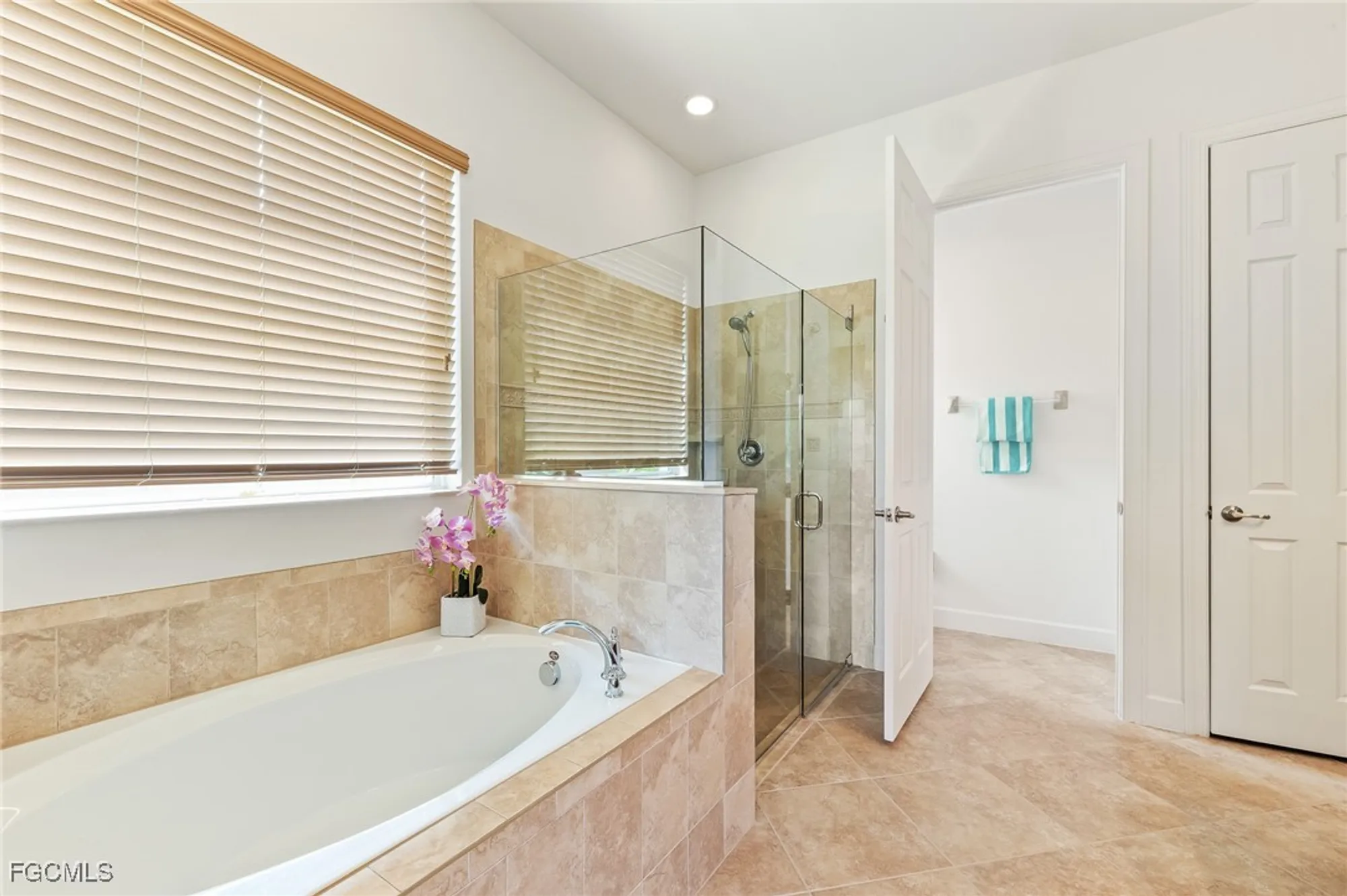 Property Slideshow image 17 of 35 | 10964 surrey pl, Fort Myers, FL, 33913