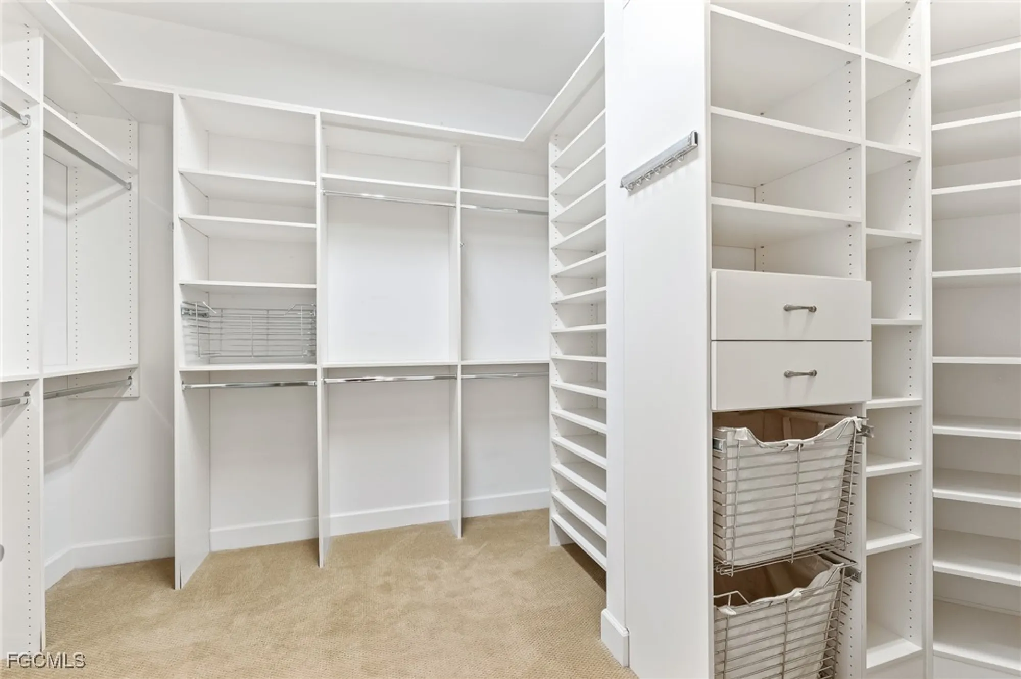 Property Slideshow image 18 of 35 | 10964 surrey pl, Fort Myers, FL, 33913