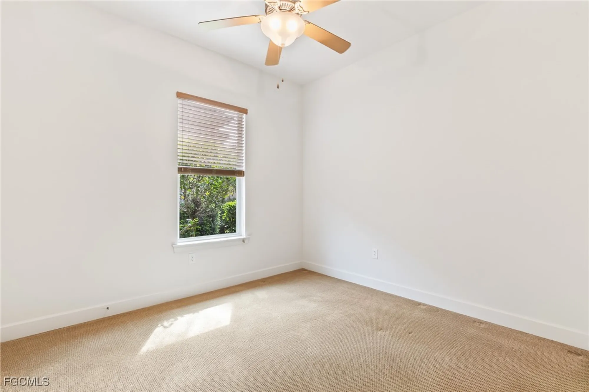 Property Slideshow image 19 of 35 | 10964 surrey pl, Fort Myers, FL, 33913