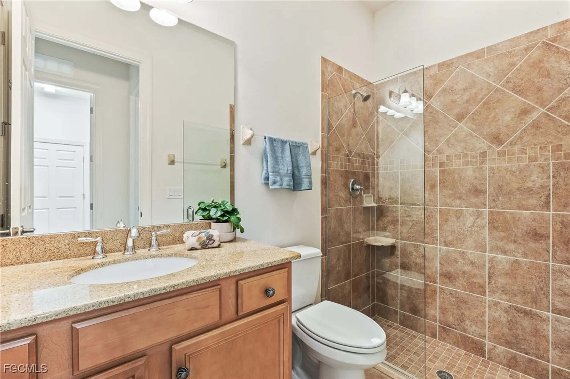 Property Slideshow image 20 of 35 | 10964 surrey pl, Fort Myers, FL, 33913