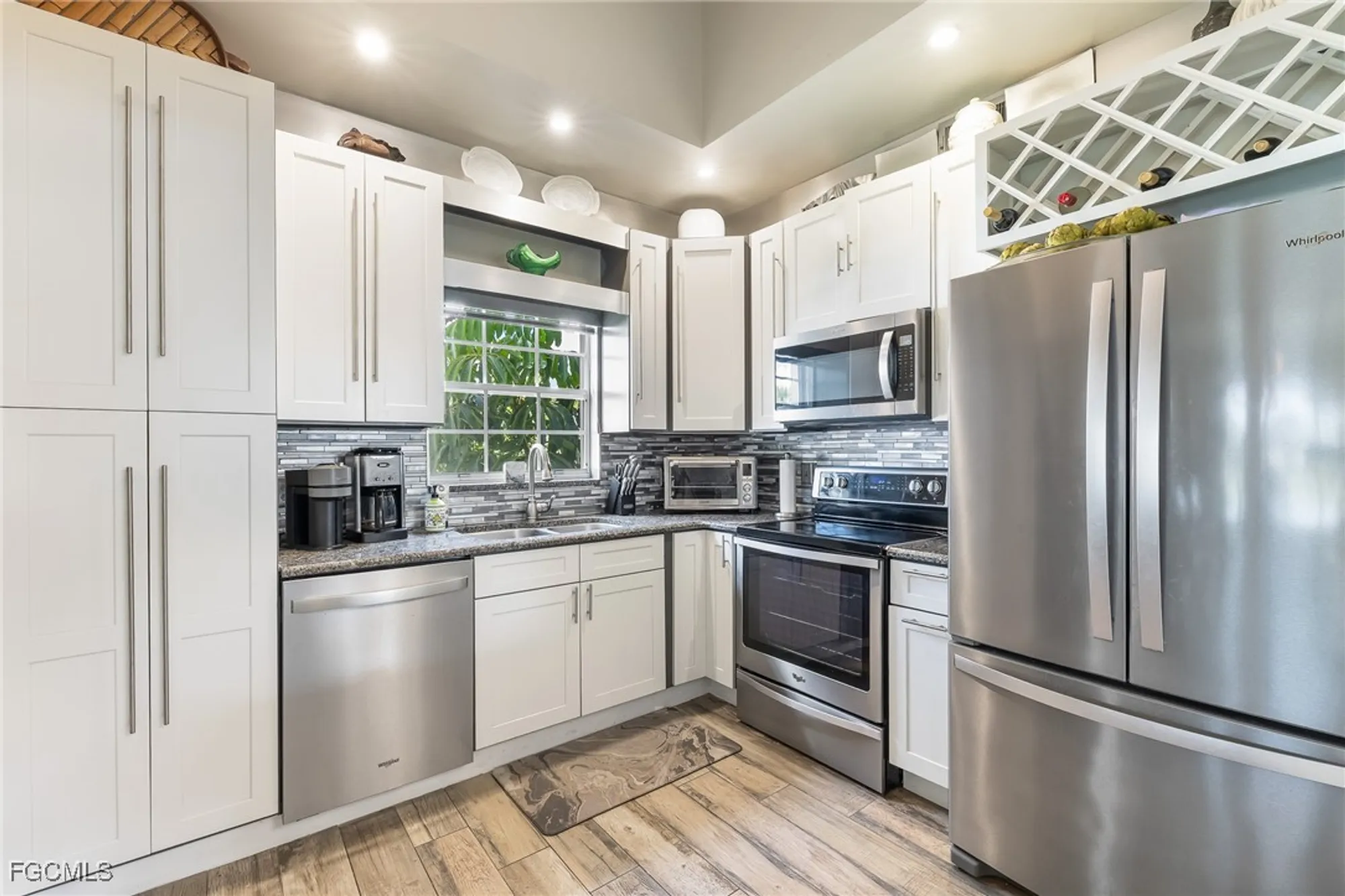 Property Slideshow image 8 of 40 | 14979 rivers edge ct apt 224, Fort Myers, FL, 33908