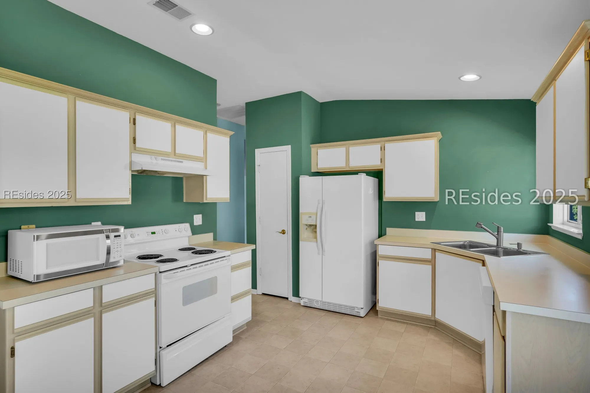 Property Slideshow image 16 of 40 | 2 huquenin ct, Bluffton, SC, 29909