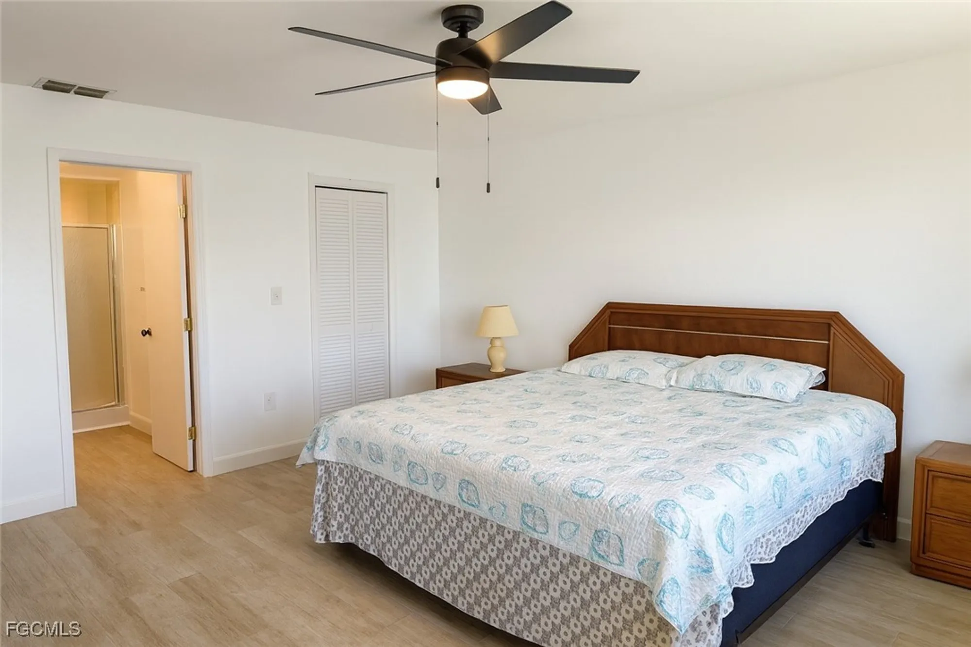 Property Slideshow image 10 of 24 | 11110 caravel cir 204, Fort Myers, FL, 33908