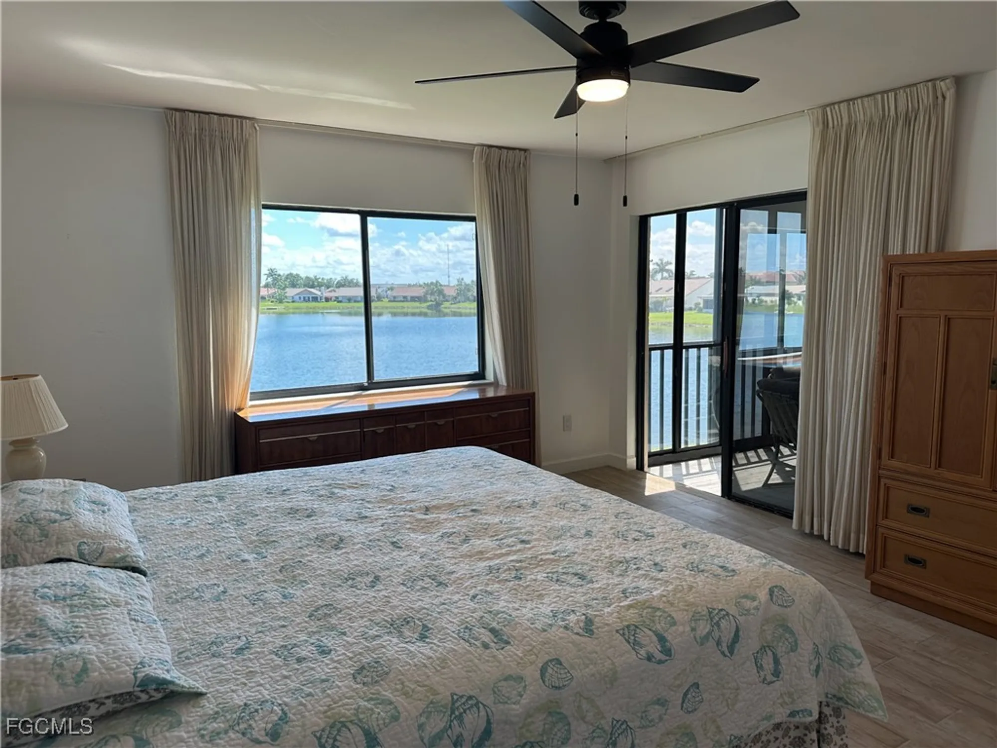 Property Slideshow image 4 of 24 | 11110 caravel cir 204, Fort Myers, FL, 33908