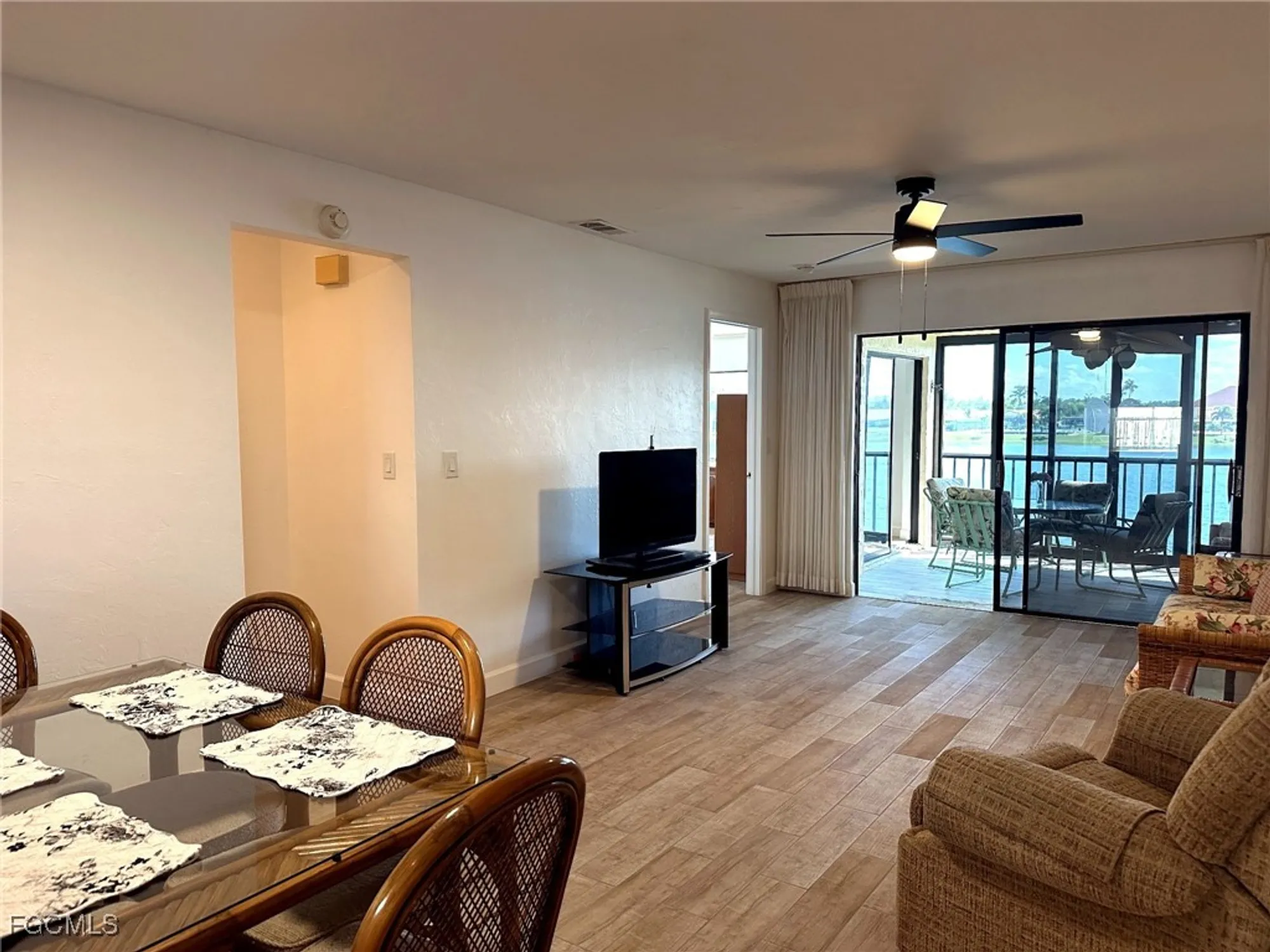 Property Slideshow image 7 of 24 | 11110 caravel cir 204, Fort Myers, FL, 33908