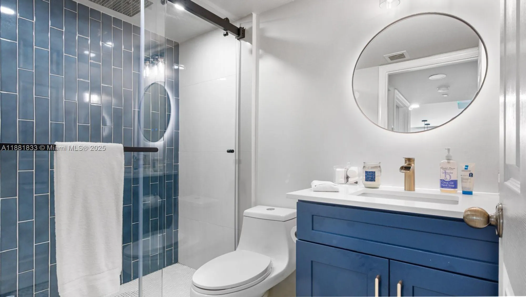 Property Slideshow image 16 of 28 | 7320 n devon dr 101, Tamarac, FL, 33321