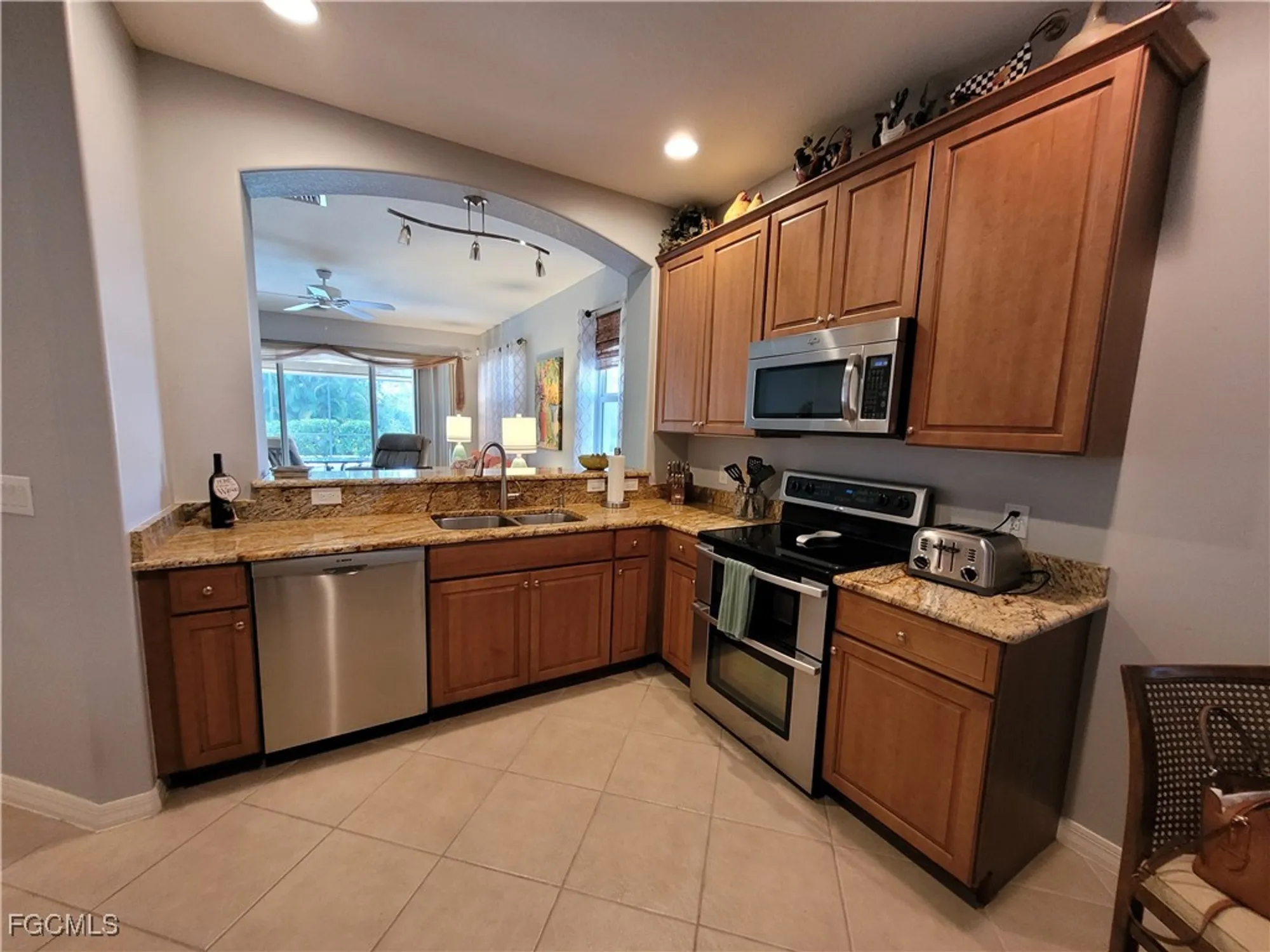 Property Slideshow image 10 of 47 | 10630 camarelle cir, Fort Myers, FL, 33913