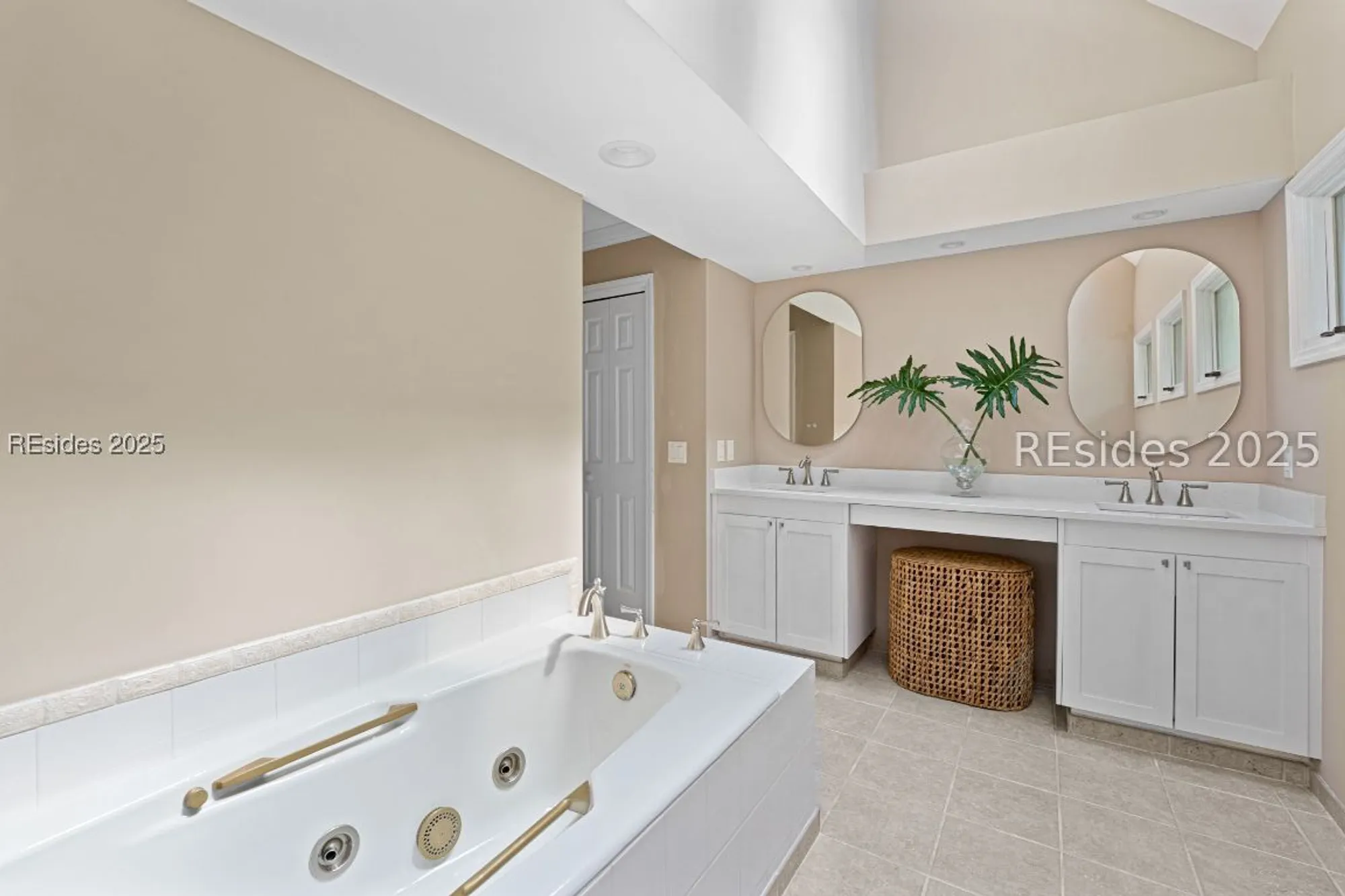 Property Slideshow image 38 of 96 | 23 oyster reef dr, Hilton Head Island, SC, 29926