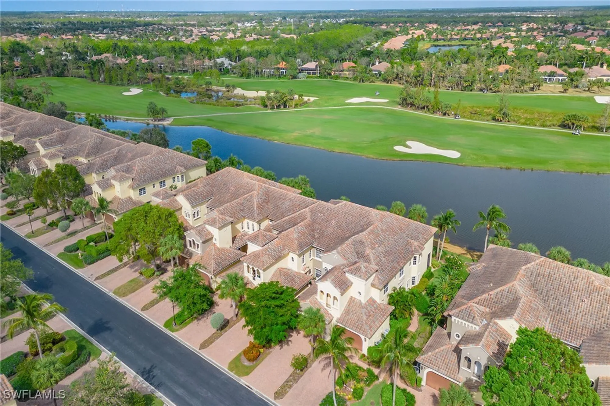 Property Slideshow image 31 of 48 | 3725 montreux ln 204, Naples, FL, 34114