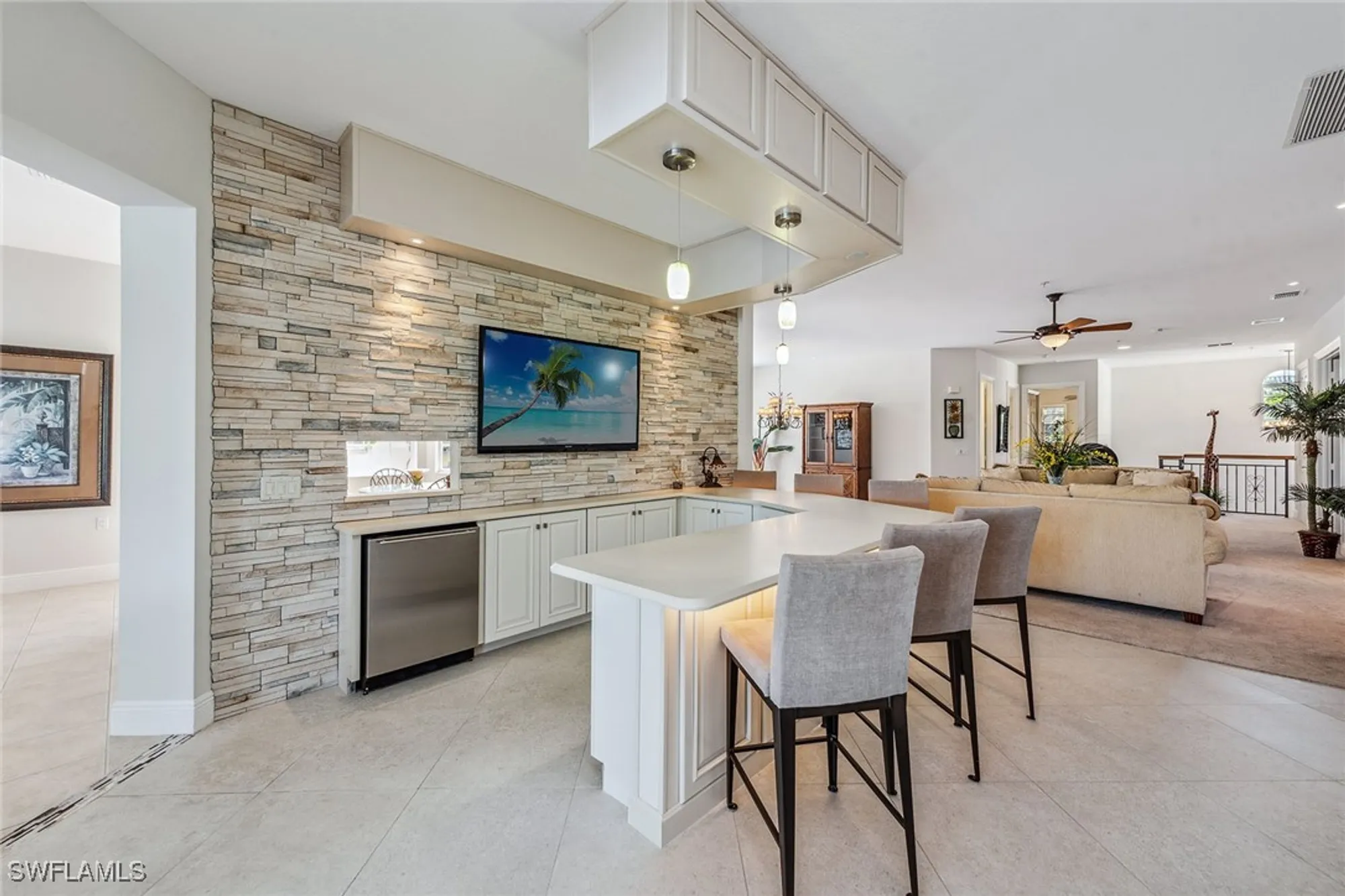 Property Slideshow image 9 of 48 | 3725 montreux ln 204, Naples, FL, 34114