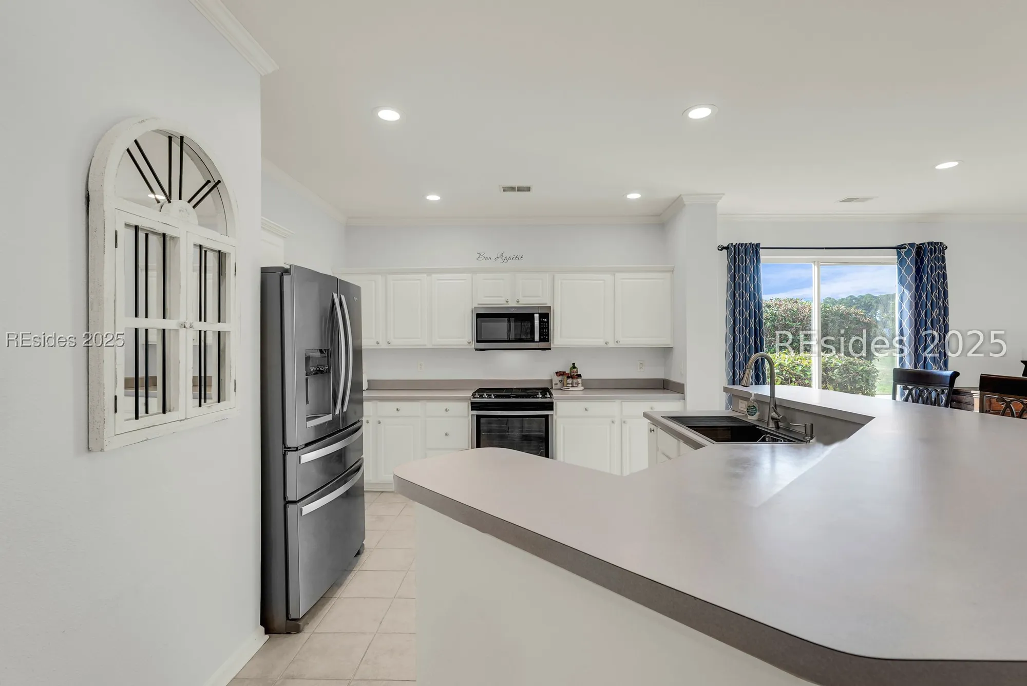 Property Slideshow image 17 of 53 | 44 hampton cir, Bluffton, SC, 29909