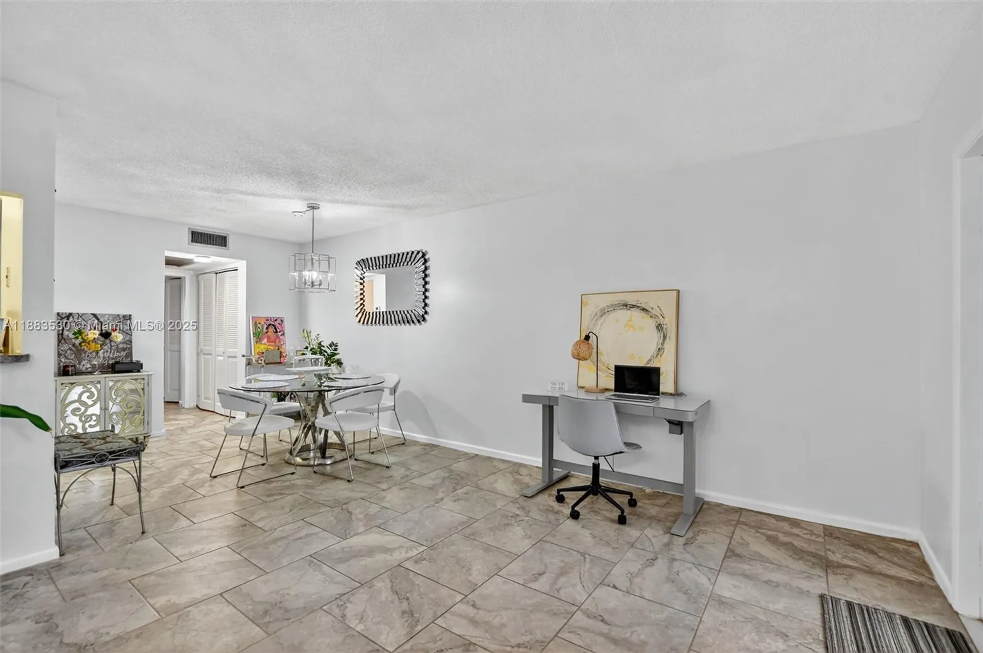 Property Slideshow image 10 of 58 | 2009 farnham n # 2009, Deerfield Beach, FL, 33442