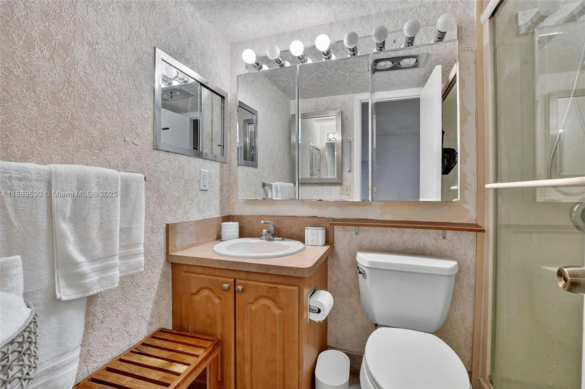 Property Slideshow image 22 of 58 | 2009 farnham n # 2009, Deerfield Beach, FL, 33442