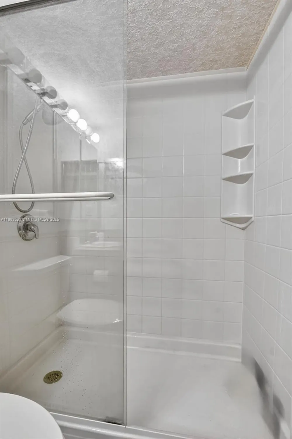 Property Slideshow image 23 of 58 | 2009 farnham n # 2009, Deerfield Beach, FL, 33442