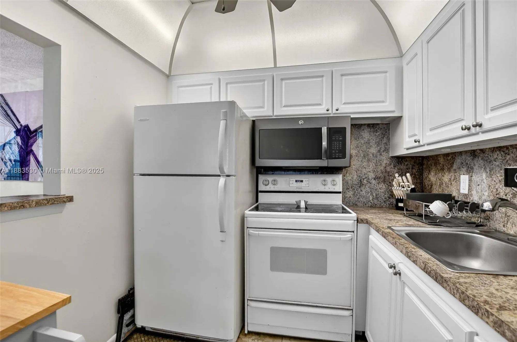 Property Slideshow image 7 of 58 | 2009 farnham n # 2009, Deerfield Beach, FL, 33442