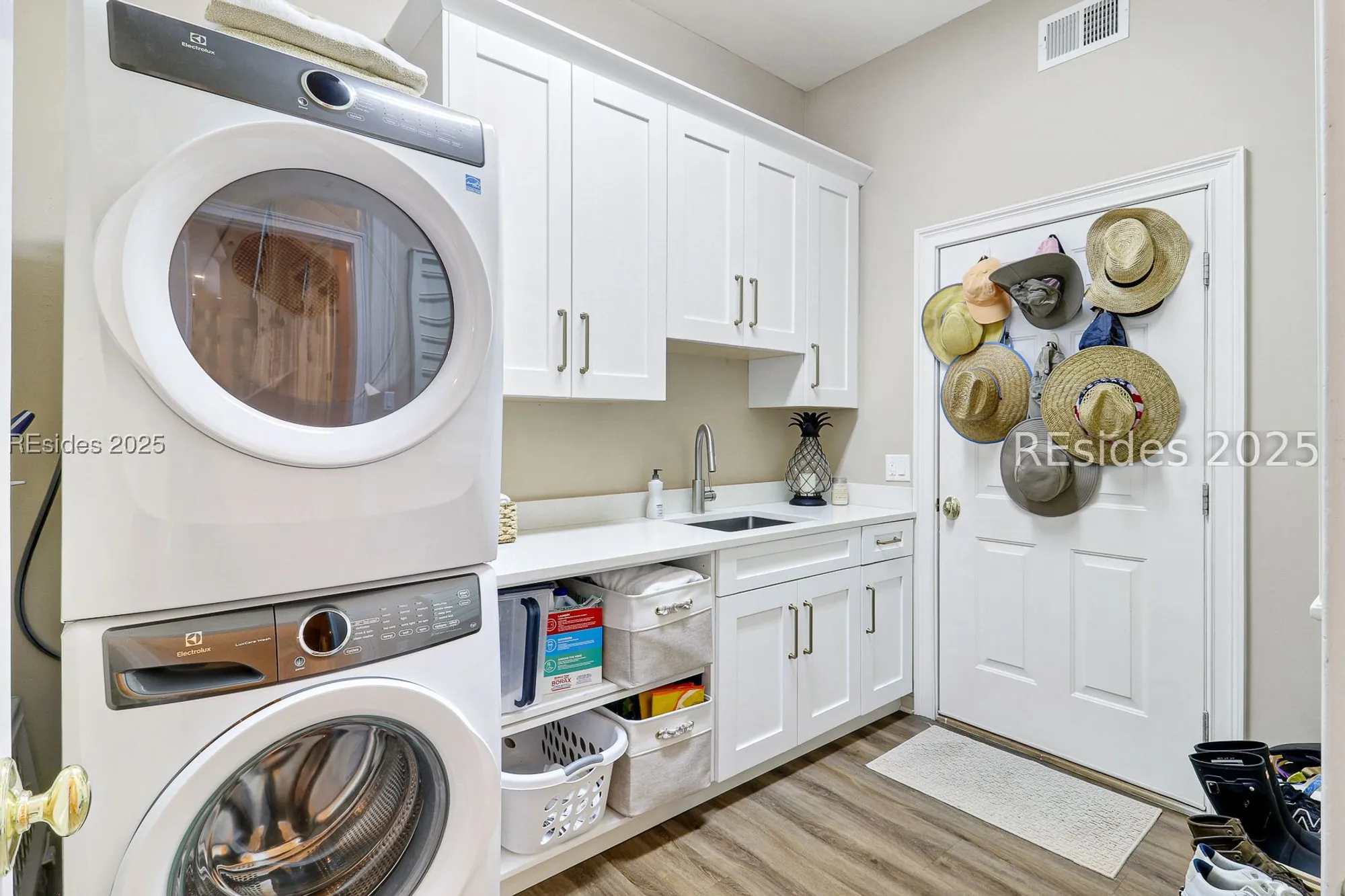 Property Slideshow image 45 of 50 | 26 lenora dr, Hilton Head Island, SC, 29926