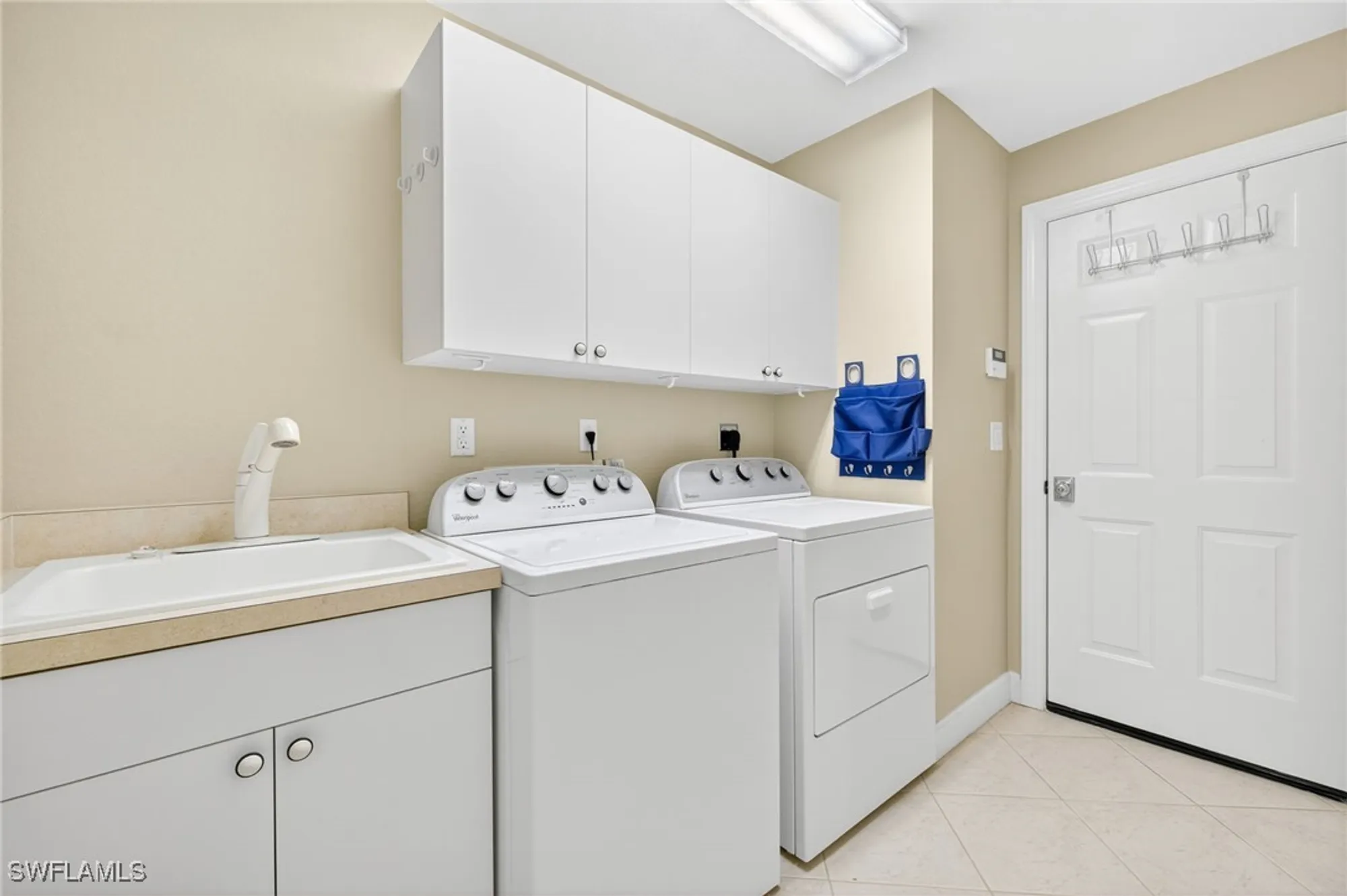 Property Slideshow image 27 of 31 | 8812 mustang island cir, Naples, FL, 34113