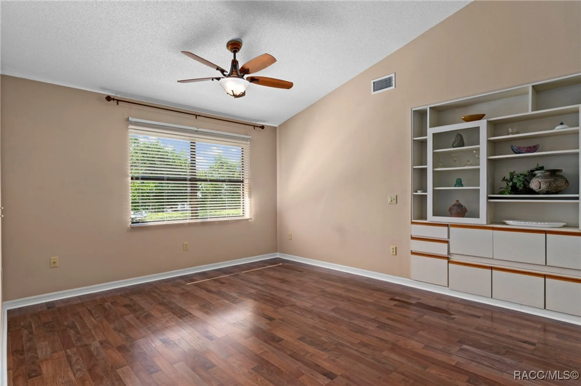Property Slideshow image 12 of 66 | 5961 w douneray loop, Crystal River, FL, 34429