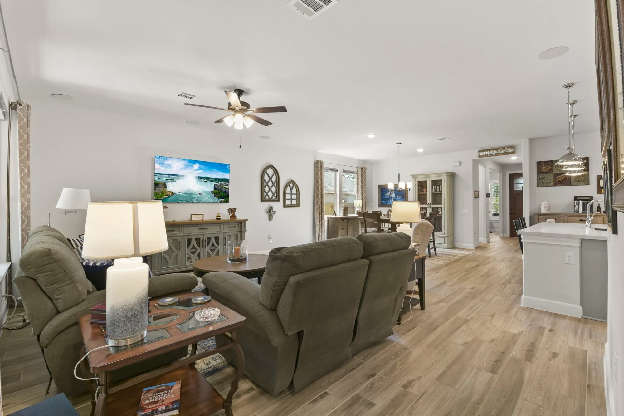 Property Slideshow image 17 of 43 | 110 pepper grass pl, Montgomery, TX, 77316