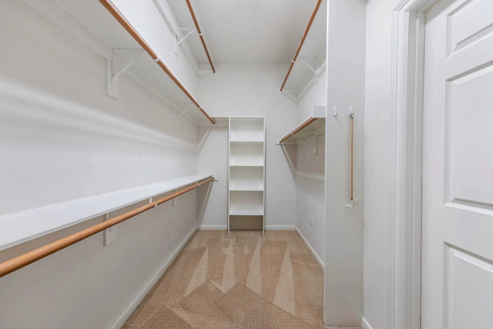 Property Slideshow image 15 of 24 | 31 e royal mews, The Woodlands, TX, 77384