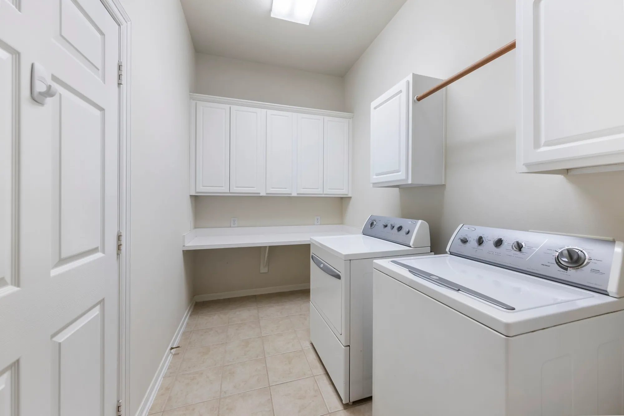 Property Slideshow image 16 of 24 | 31 e royal mews, The Woodlands, TX, 77384