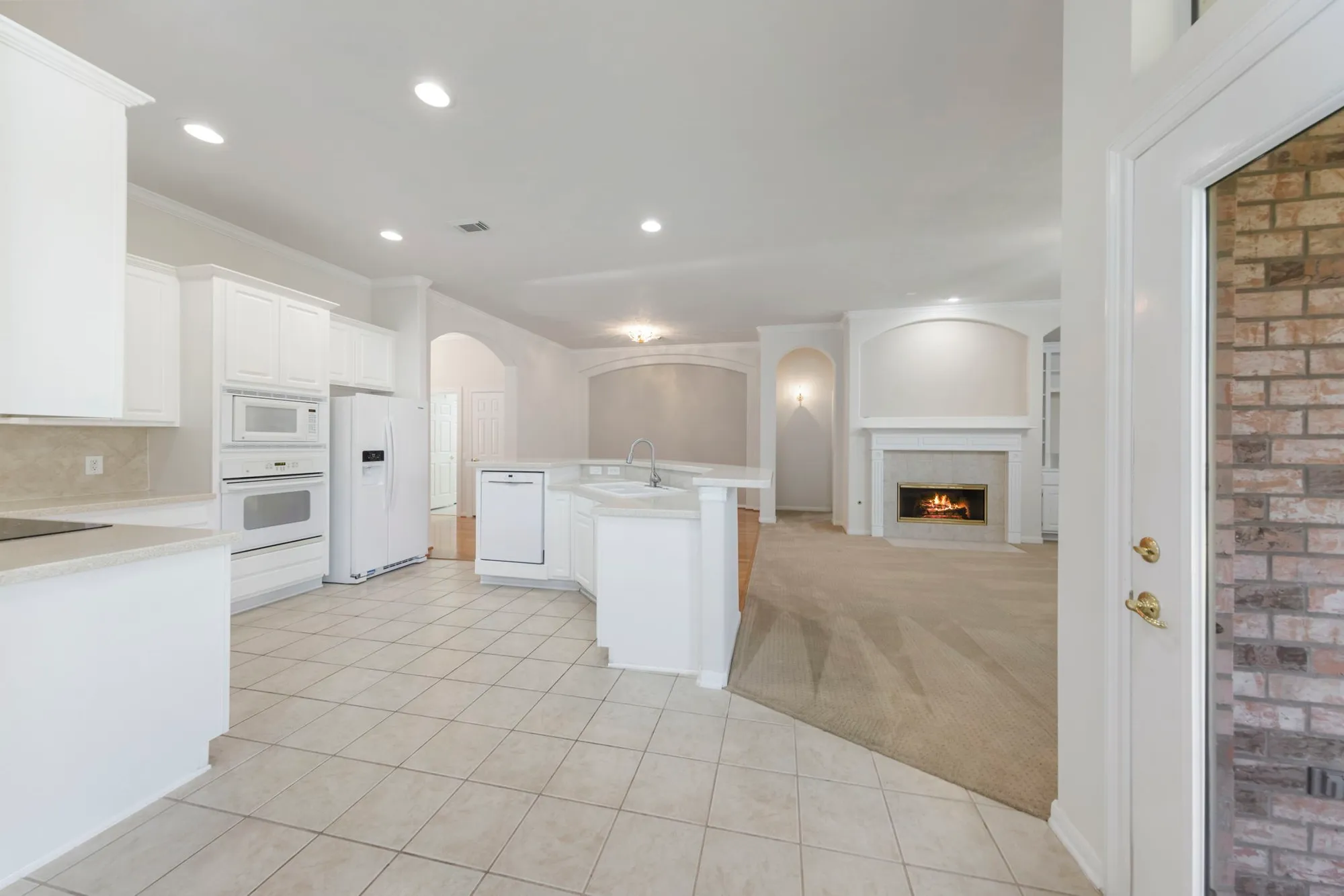 Property Slideshow image 10 of 24 | 31 e royal mews, The Woodlands, TX, 77384