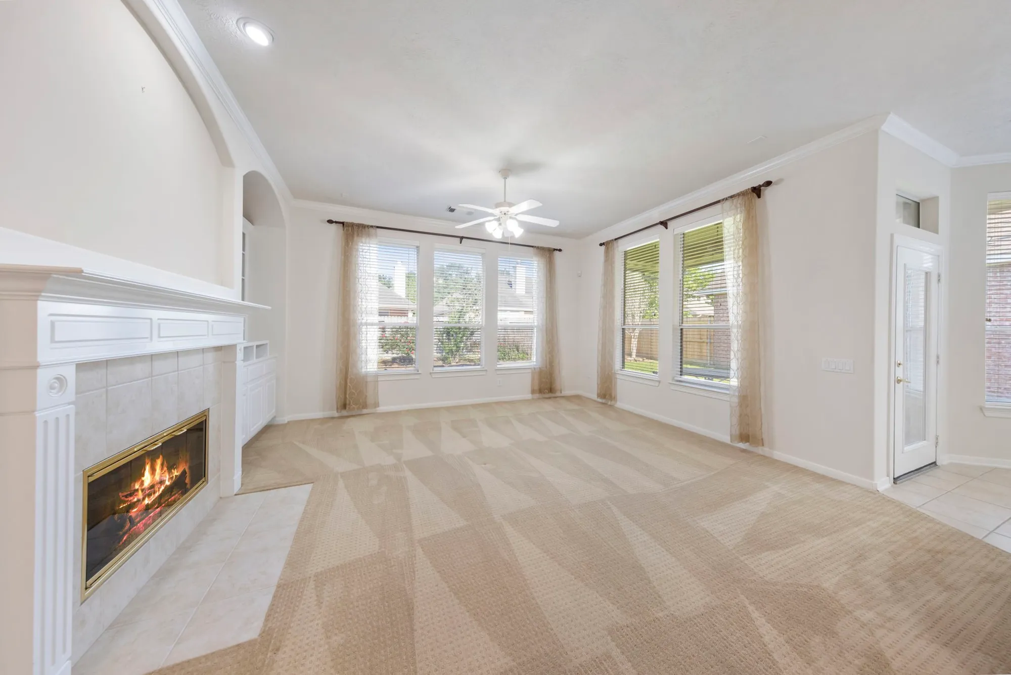 Property Slideshow image 12 of 24 | 31 e royal mews, The Woodlands, TX, 77384