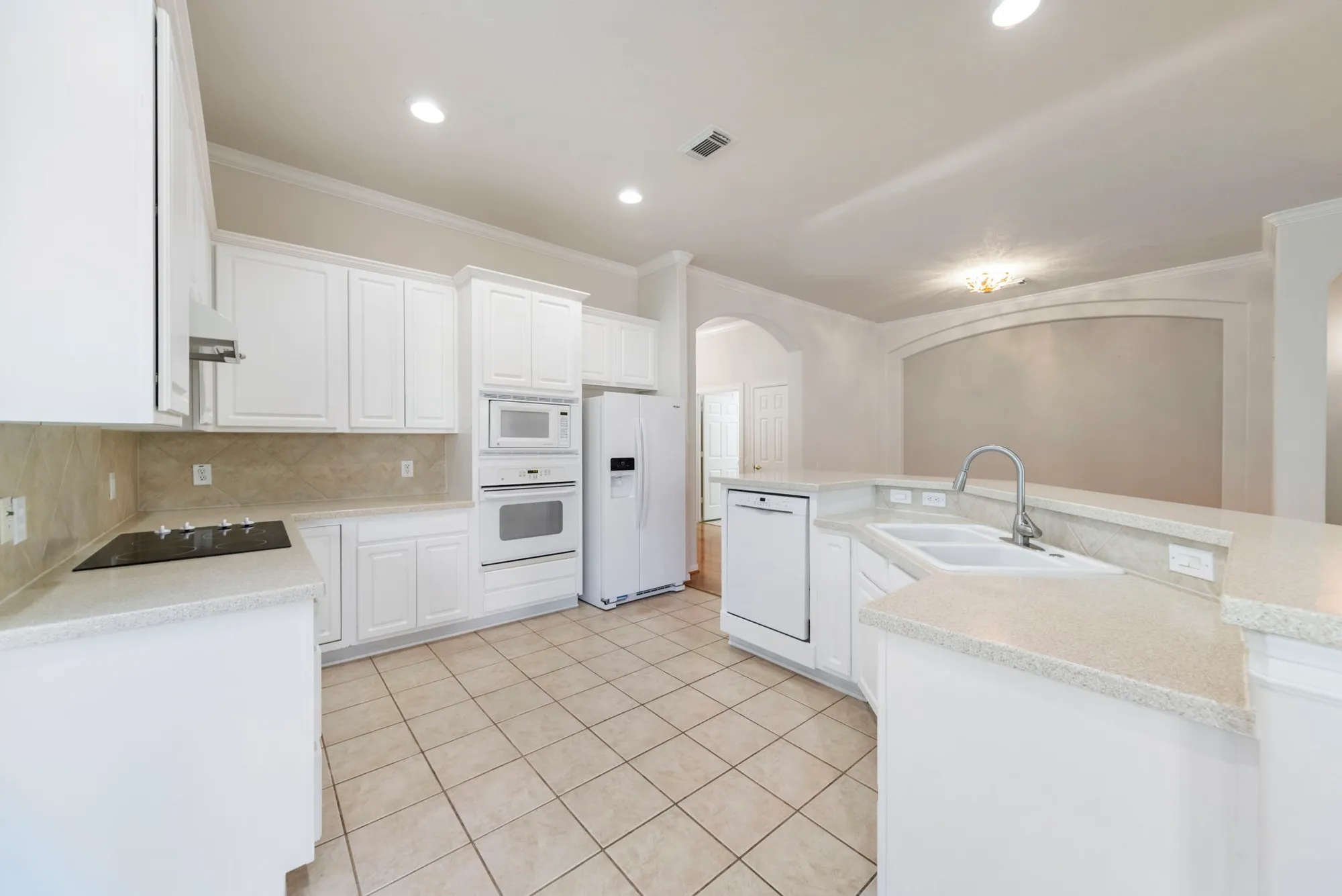 Property Slideshow image 7 of 24 | 31 e royal mews, The Woodlands, TX, 77384