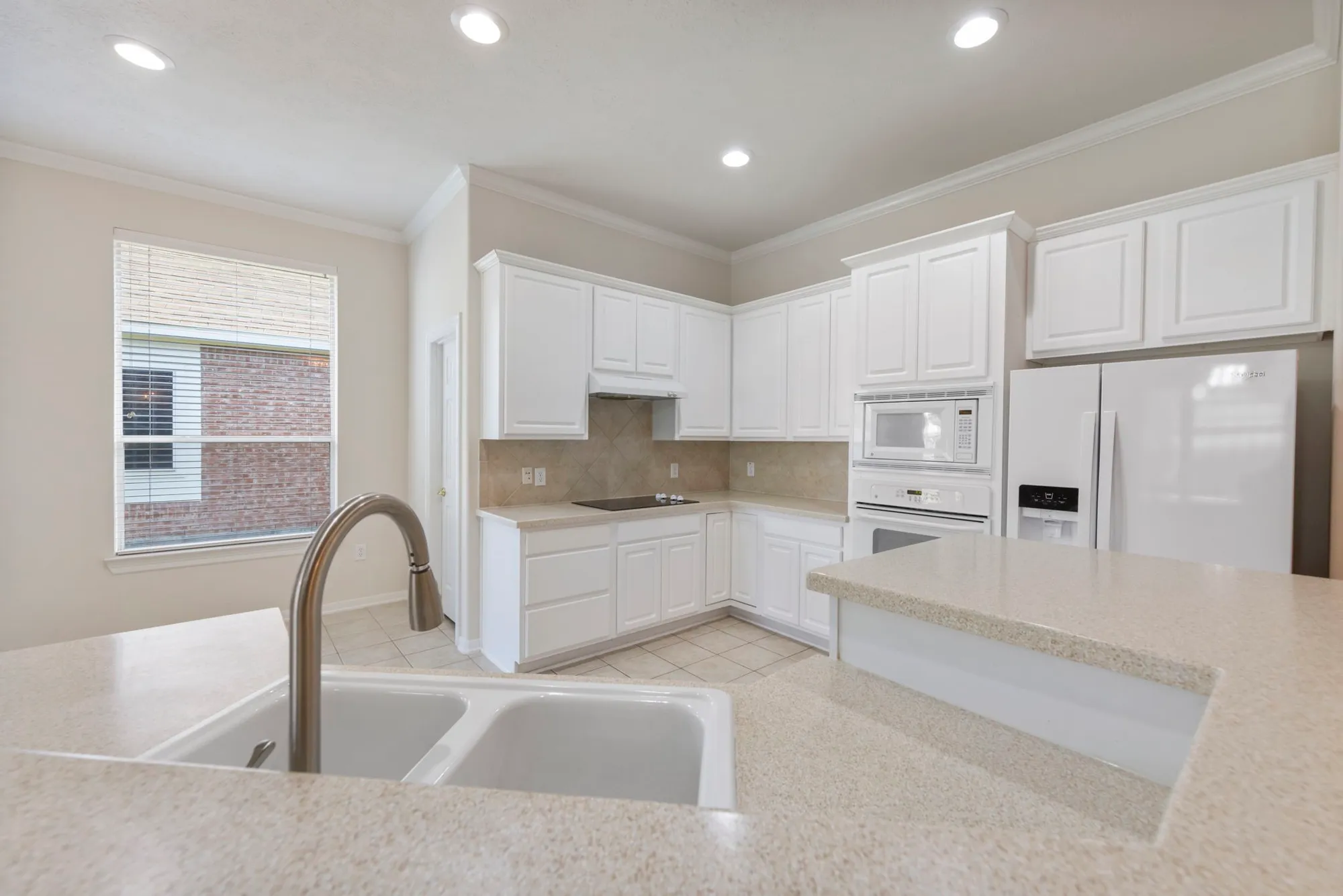 Property Slideshow image 8 of 24 | 31 e royal mews, The Woodlands, TX, 77384