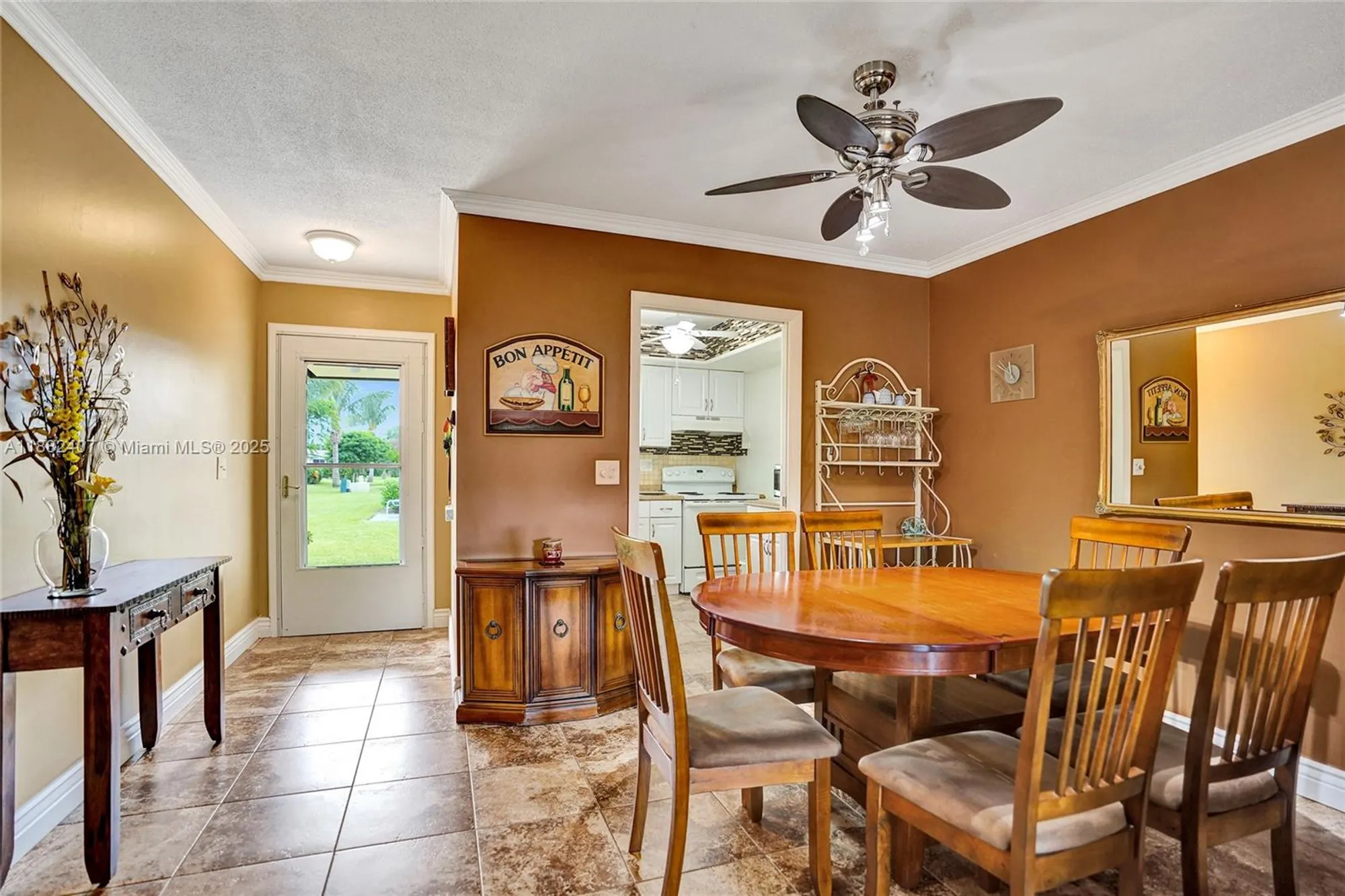 Property Slideshow image 16 of 63 | 2921 crosley dr e, West Palm Beach, FL, 33415