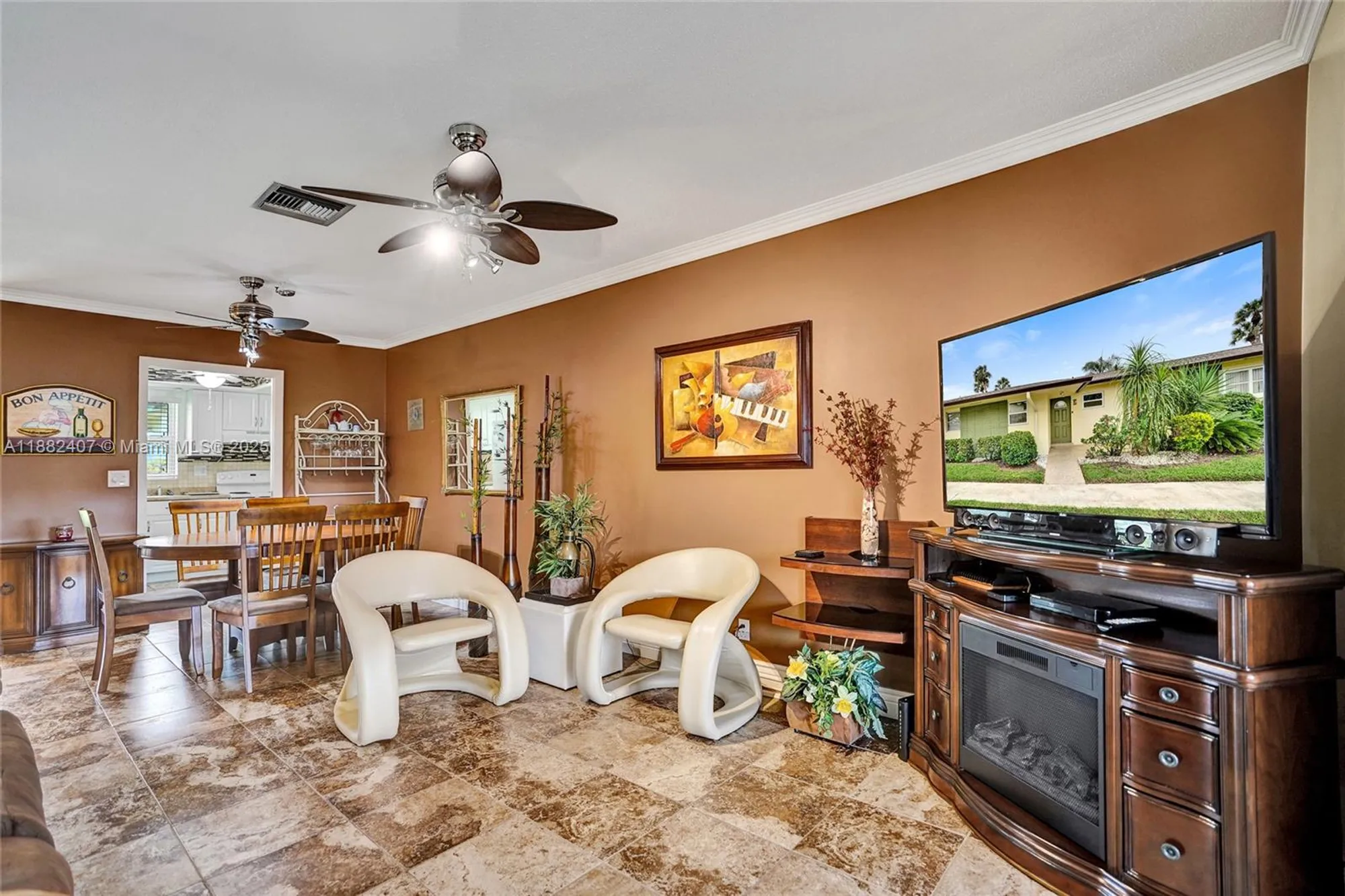 Property Slideshow image 24 of 63 | 2921 crosley dr e, West Palm Beach, FL, 33415