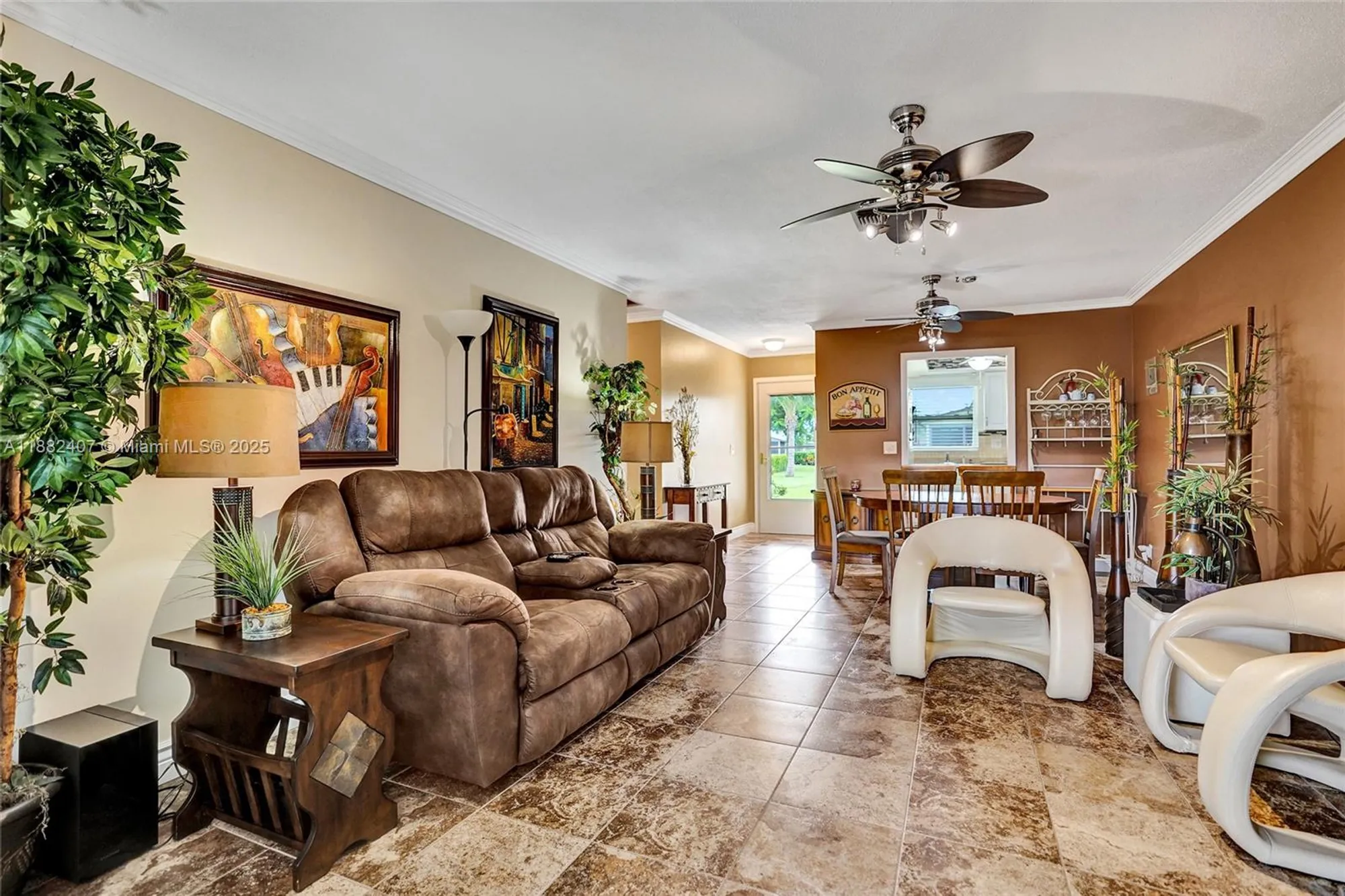 Property Slideshow image 27 of 63 | 2921 crosley dr e, West Palm Beach, FL, 33415