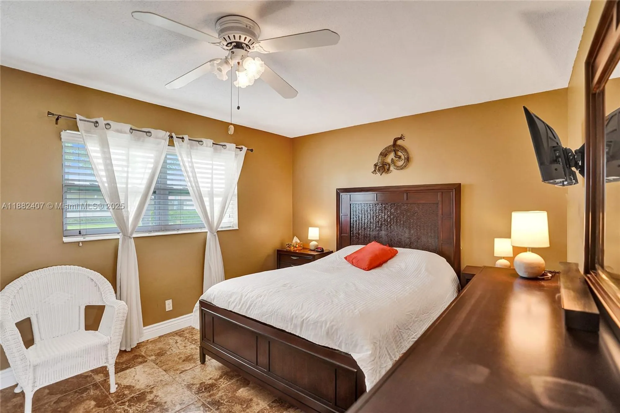 Property Slideshow image 29 of 63 | 2921 crosley dr e, West Palm Beach, FL, 33415