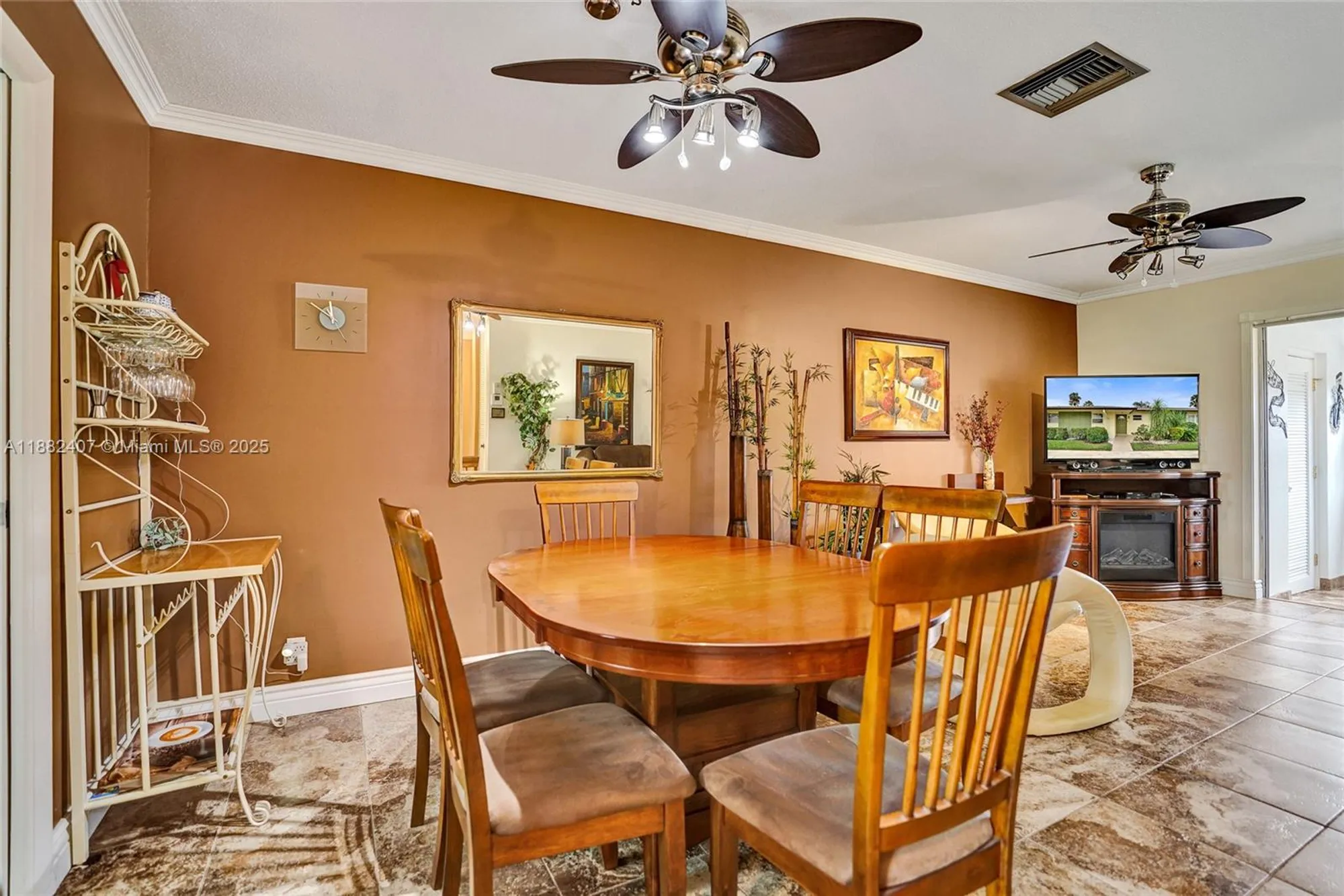 Property Slideshow image 21 of 63 | 2921 crosley dr e, West Palm Beach, FL, 33415