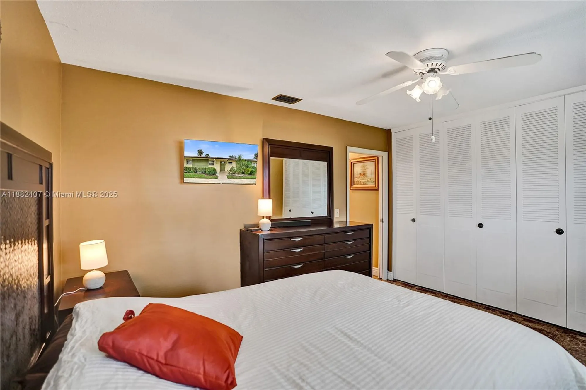 Property Slideshow image 32 of 63 | 2921 crosley dr e, West Palm Beach, FL, 33415