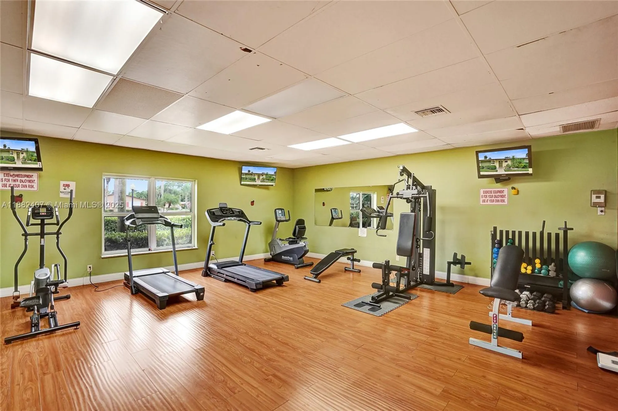 Property Slideshow image 57 of 63 | 2921 crosley dr e, West Palm Beach, FL, 33415