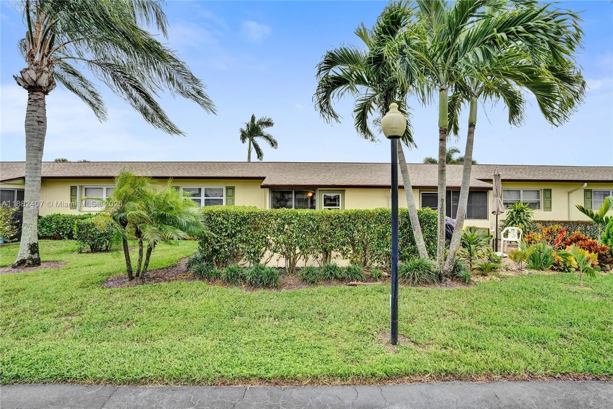 Property Slideshow image 8 of 63 | 2921 crosley dr e, West Palm Beach, FL, 33415