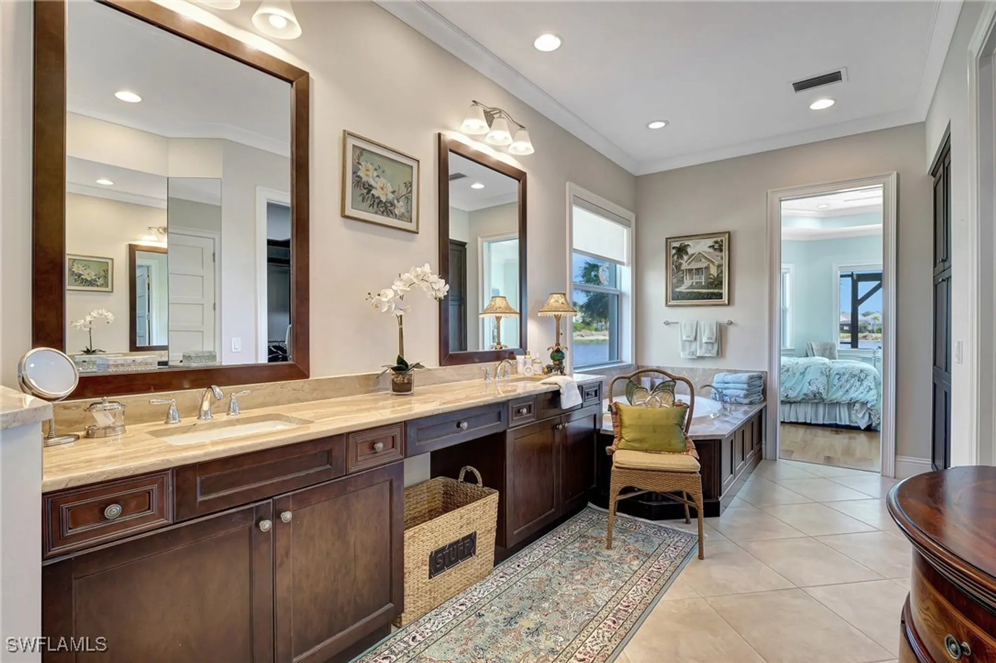 Property Slideshow image 19 of 35 | 5046 martinique dr, Naples, FL, 34113