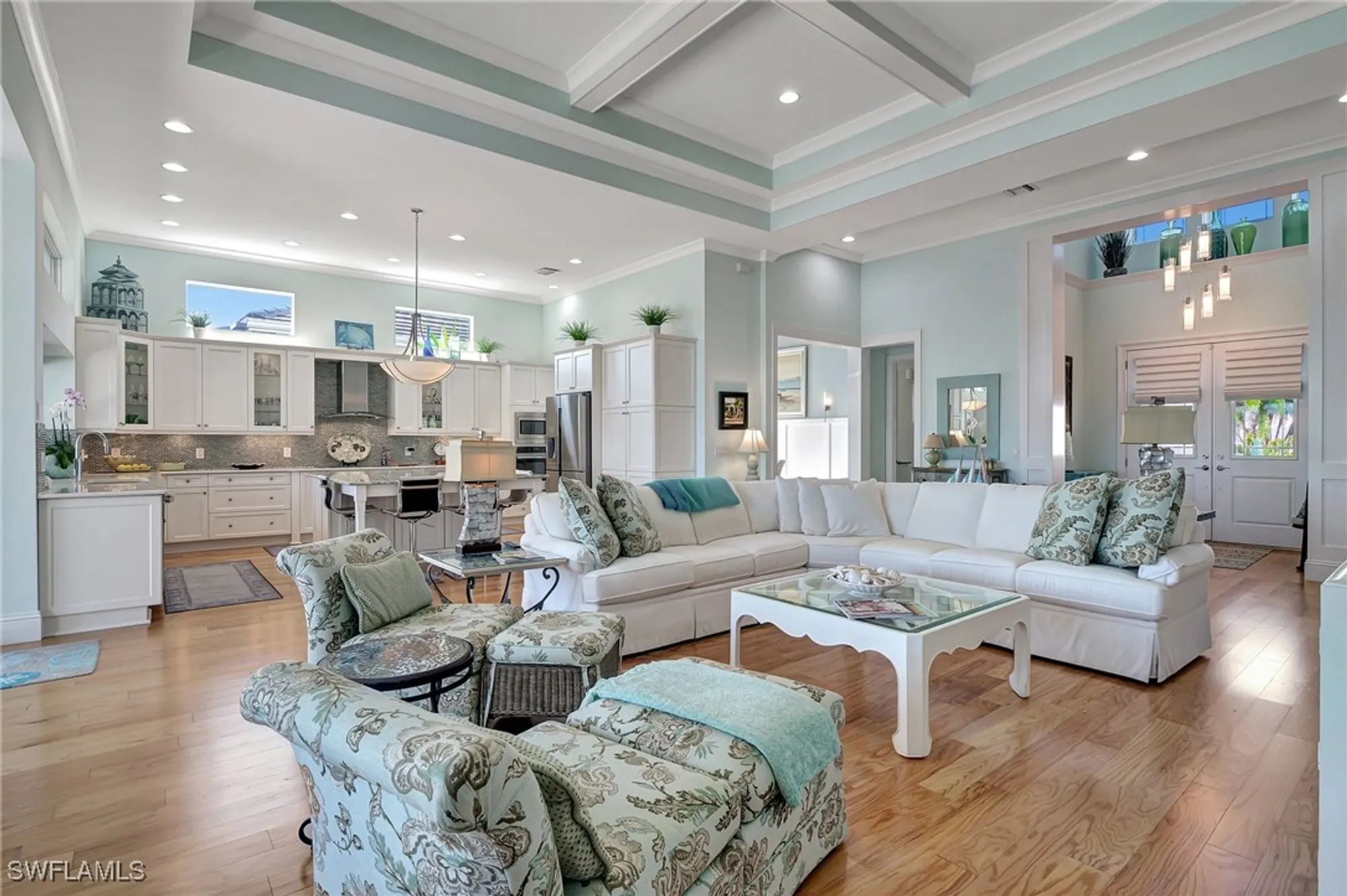 Property Slideshow image 10 of 35 | 5046 martinique dr, Naples, FL, 34113