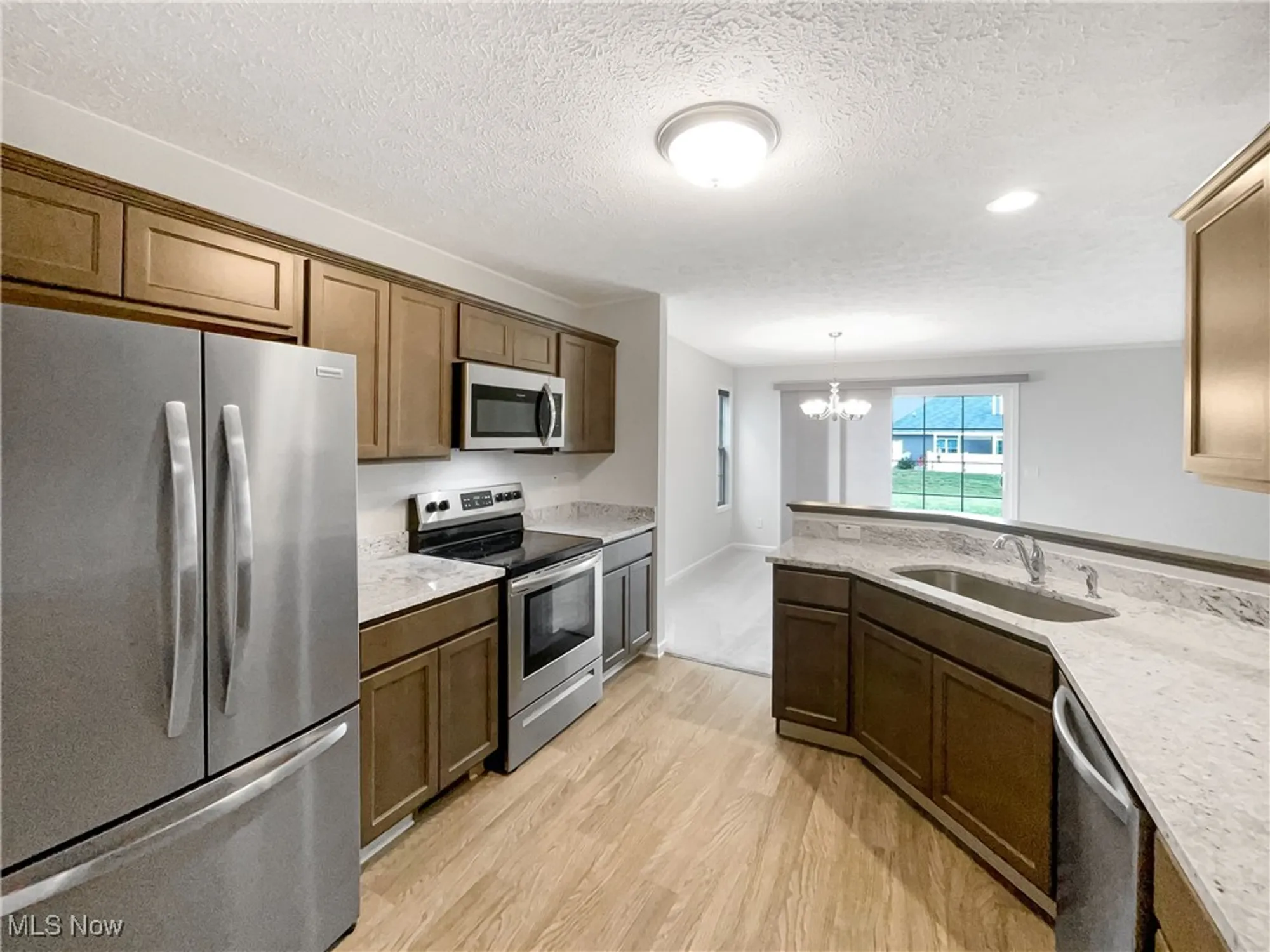 Property Slideshow image 6 of 18 | 167 prestwyck ln, Elyria, OH, 44035