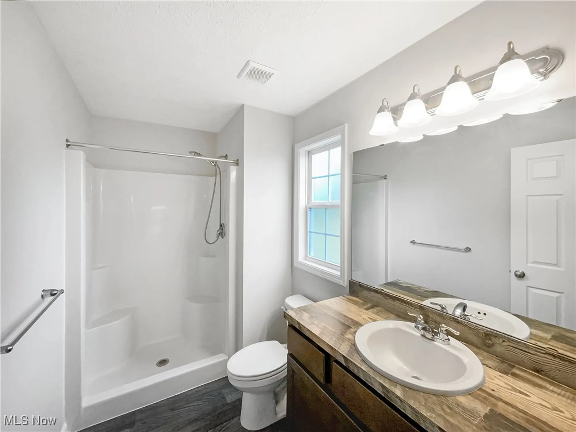 Property Slideshow image 7 of 18 | 167 prestwyck ln, Elyria, OH, 44035