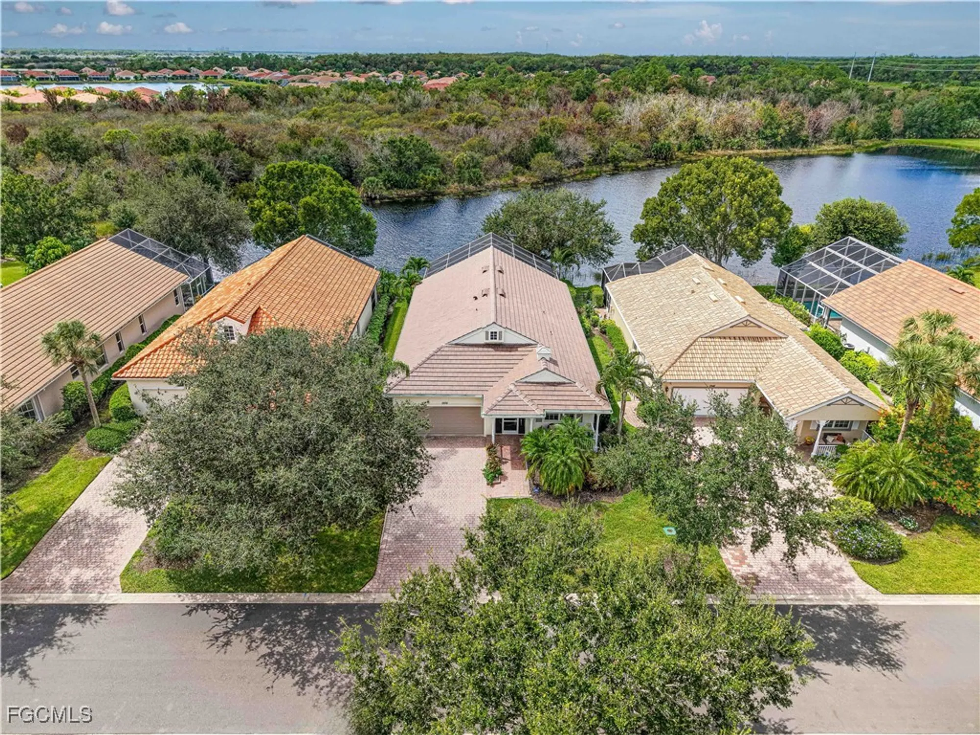 Property Slideshow image 13 of 47 | 2936 apple blossom dr, Alva, FL, 33920