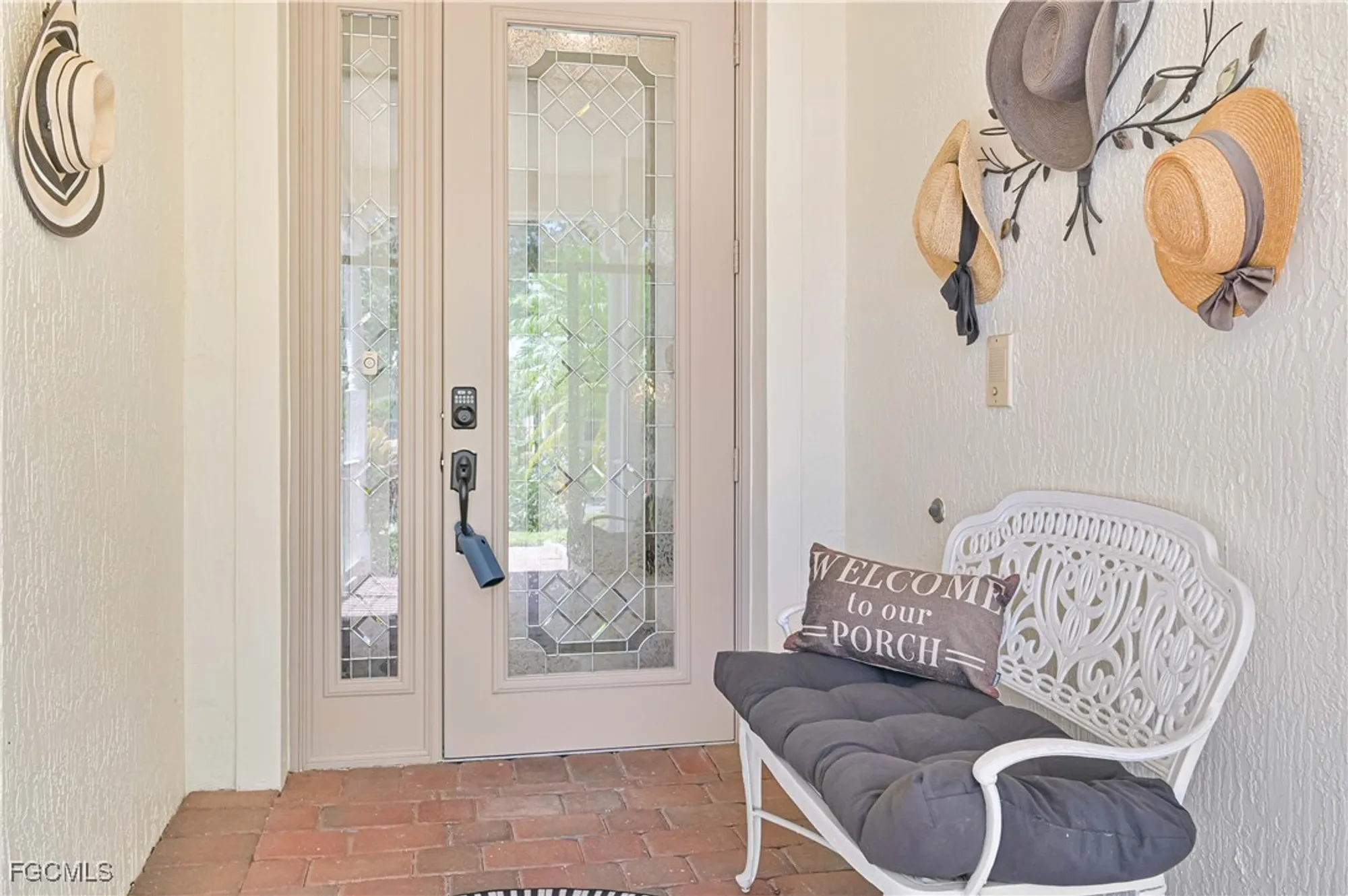 Property Slideshow image 4 of 47 | 2936 apple blossom dr, Alva, FL, 33920